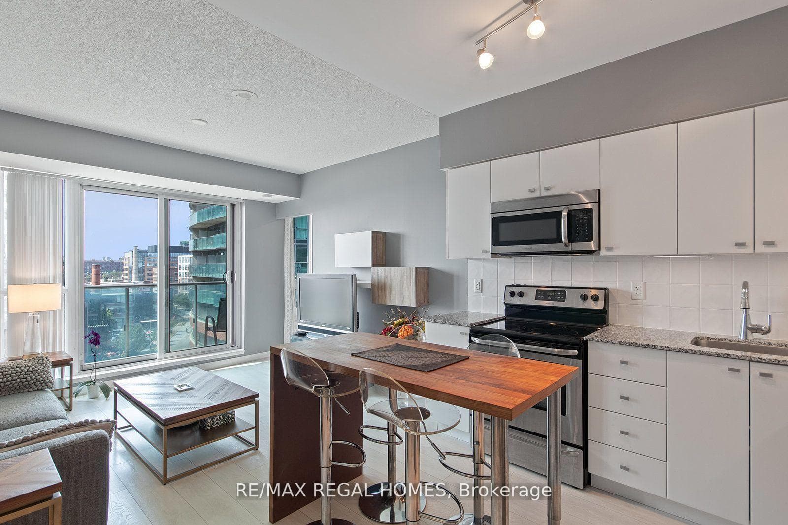 69 Lynn Williams Street Unit 806, Downtown Toronto / Waterfront, ON M6K 3R7 - Photo 1