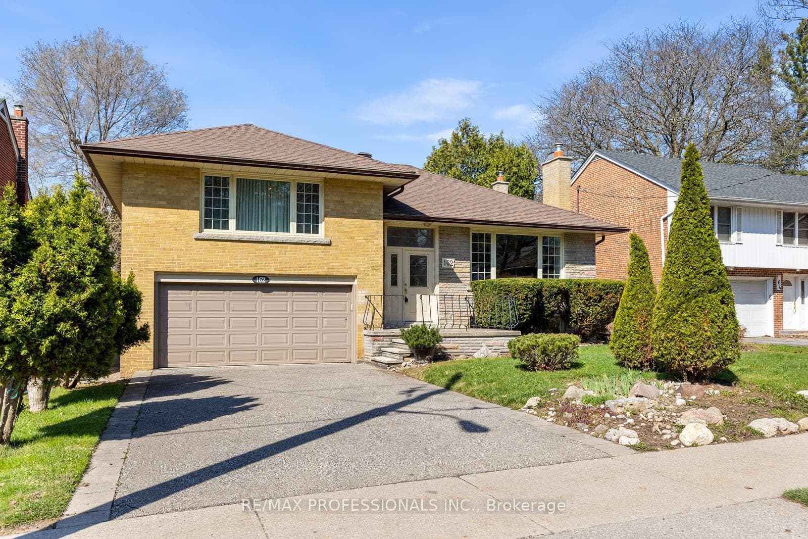 162 Lloyd Manor Road, Etobicoke (Islington / Rexdale), ON M9B 5K3 - Photo 1