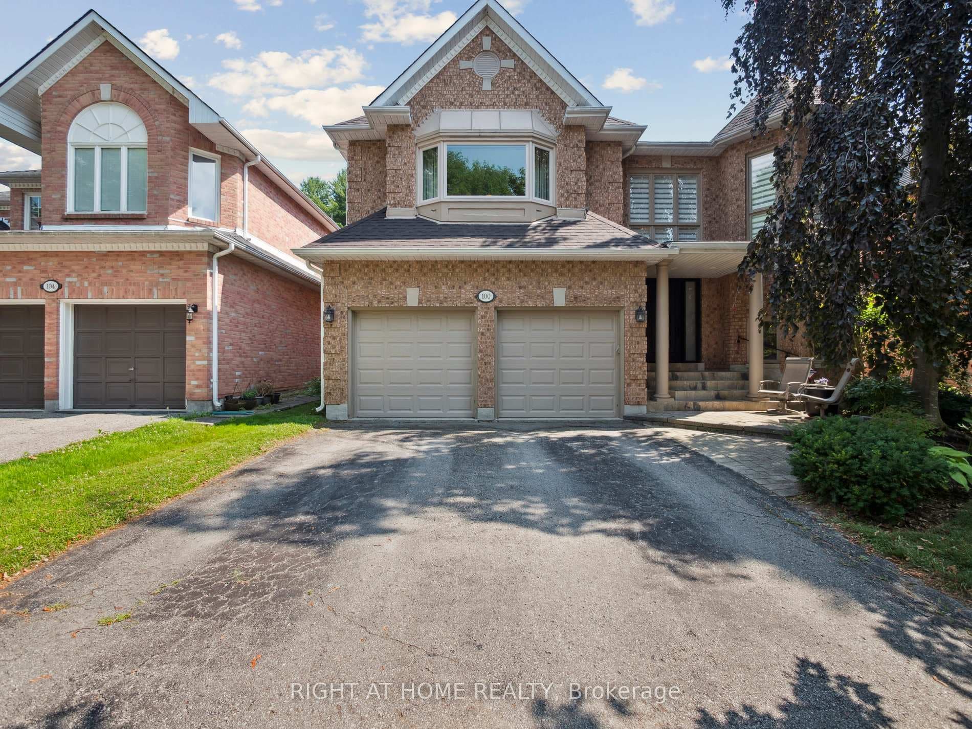 100 Carlyle Crescent, Aurora, ON L4G 6P7 - Photo 1