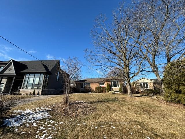 1337 Sheldon Avenue, Oakville, ON L6L 2P9 - Photo 1