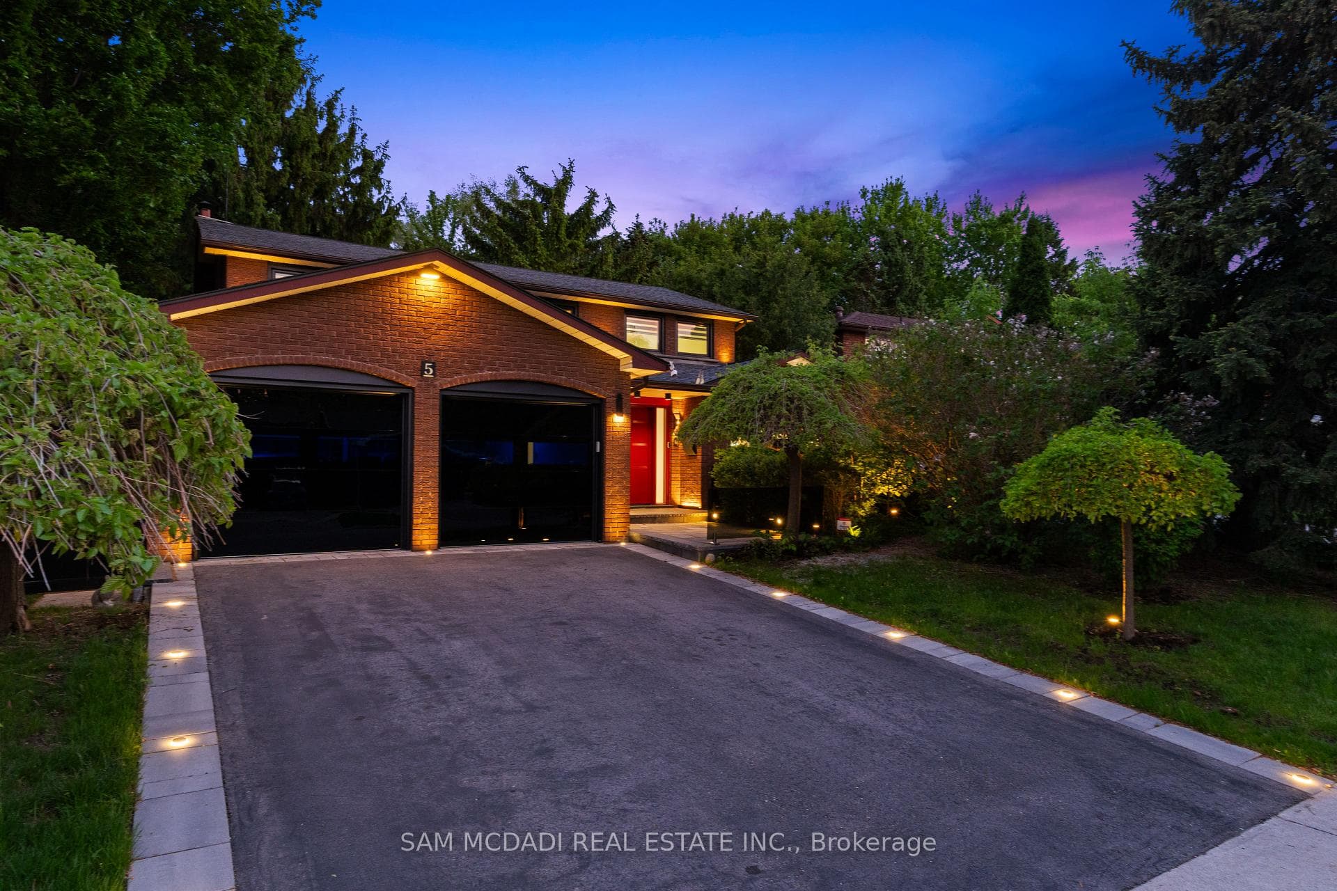 5 Canterbury Crescent, Etobicoke (Islington / Rexdale), ON M9A 5A4 - Photo 1