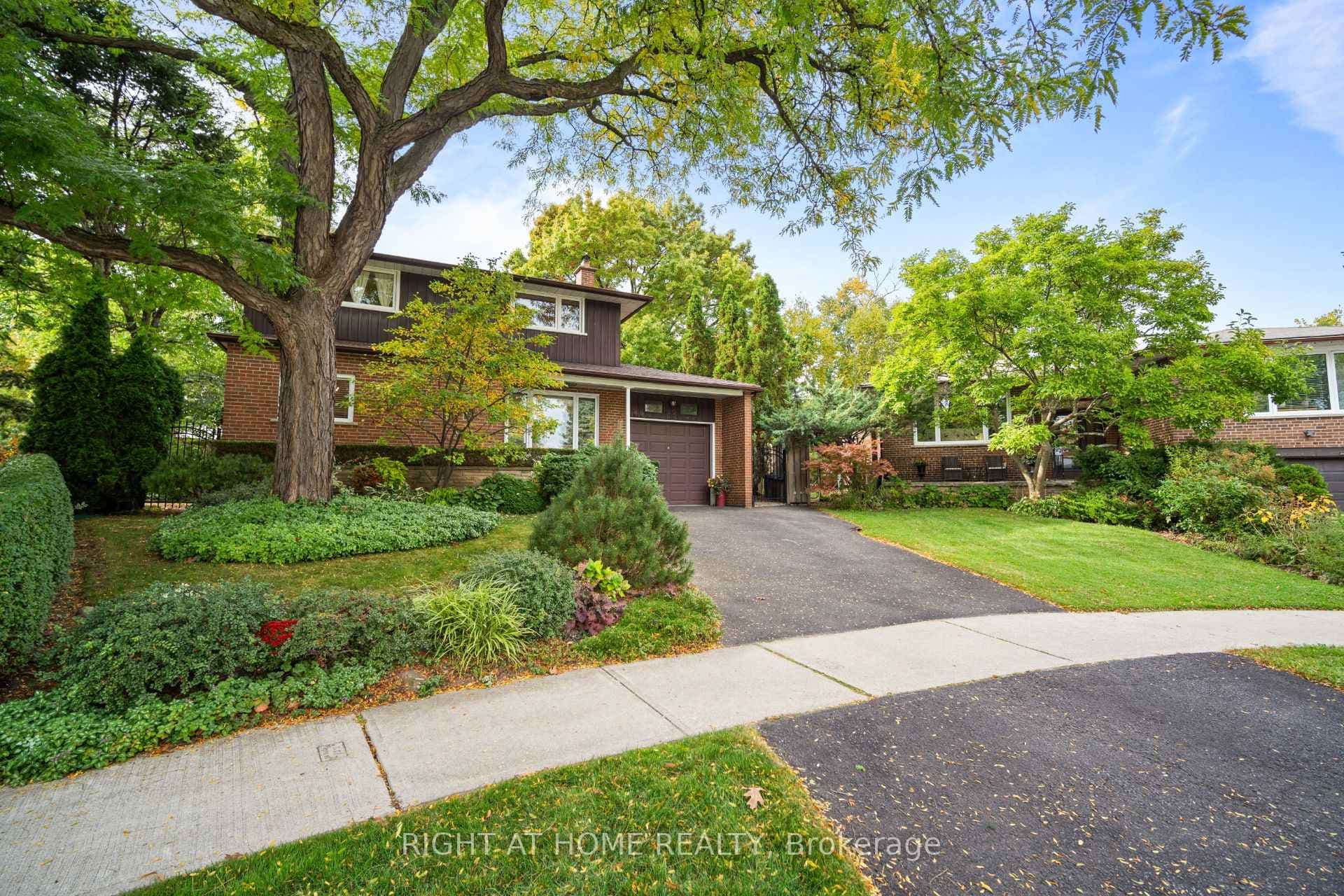20 West Deane Valley Road, Etobicoke (Islington / Rexdale), ON M9B 3K5 - Photo 1