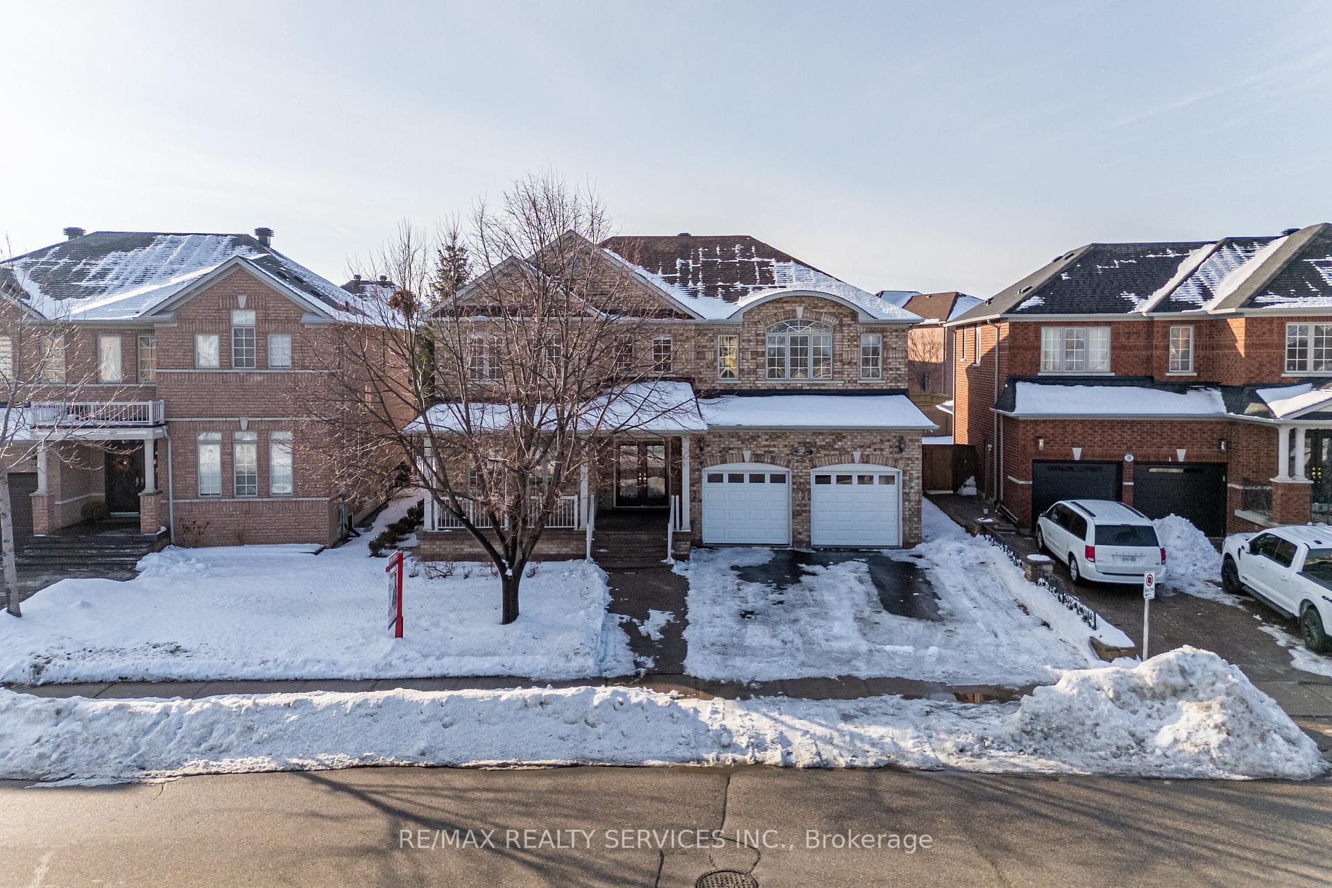 52 Mount Royal Circle, Brampton, ON L6P 2K4 - Photo 1