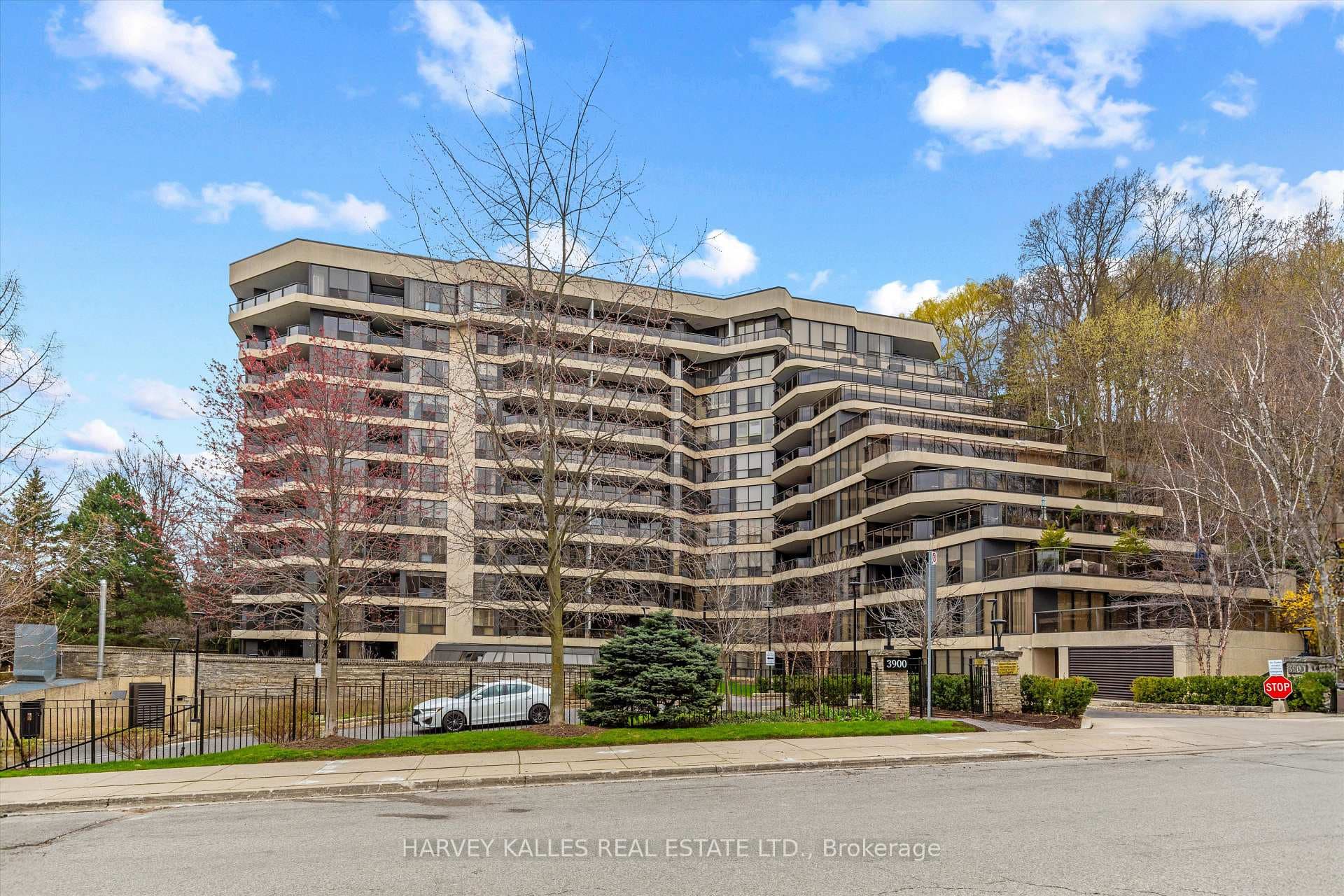 3900 Yonge Street Unit 201, Lawrence Park / Bedford Park, ON M4N 3N6 - Photo 1