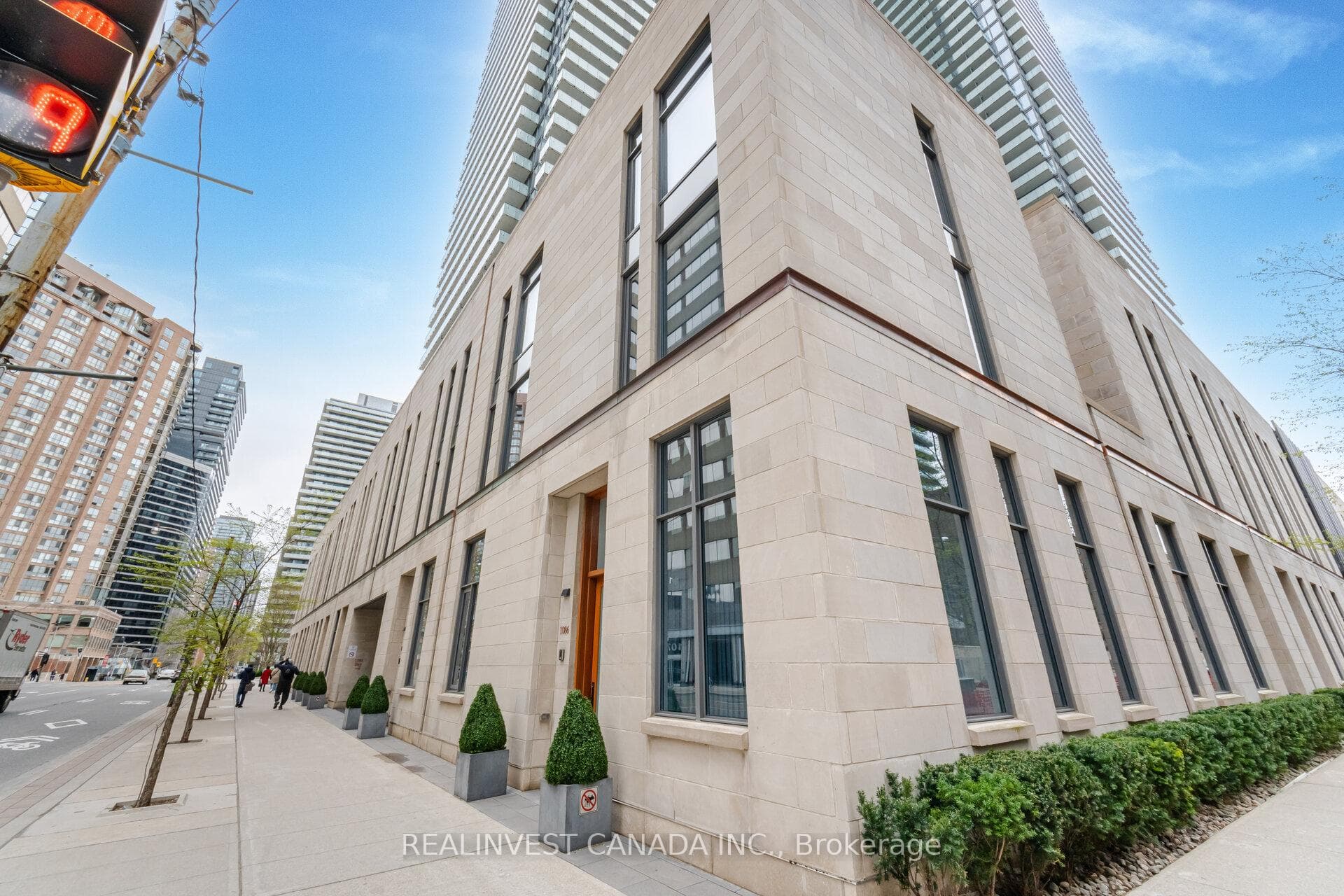 1086 Bay Street Unit 16, Downtown Toronto / Waterfront, ON M5S 0A3 - Photo 1