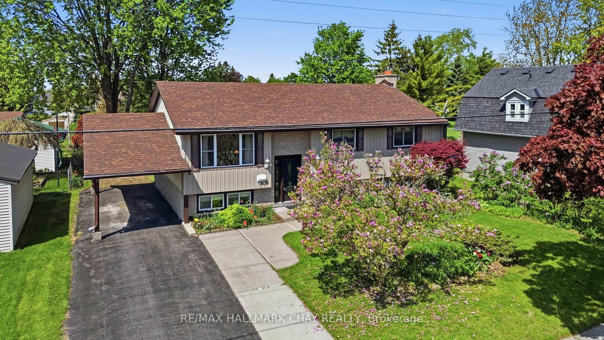 108 University Avenue, Belleville