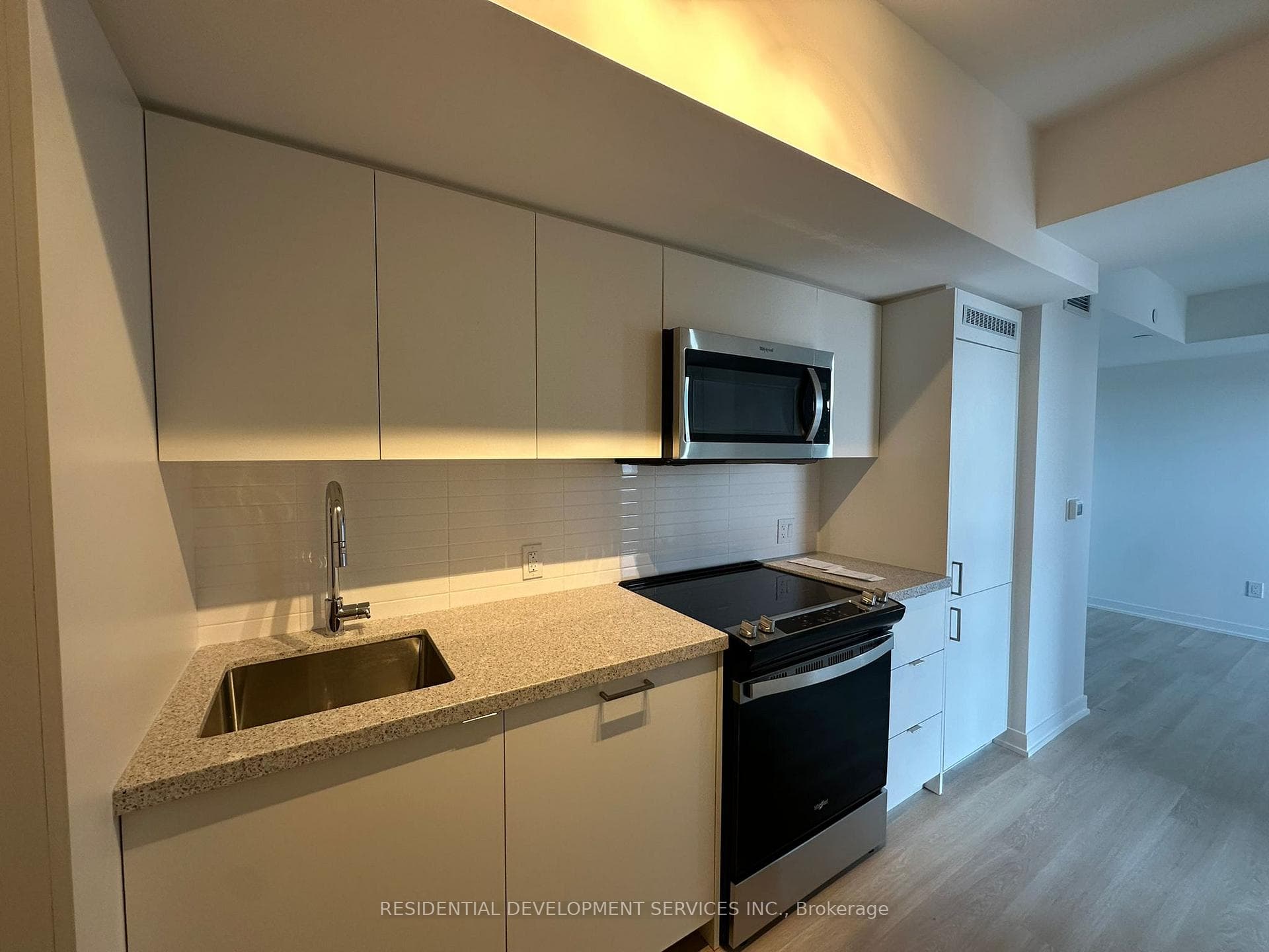 500 Wilson Avenue Unit 1013, North York (Bathurst Manor / Clanton Park), ON M3H 0E5 - Photo 1