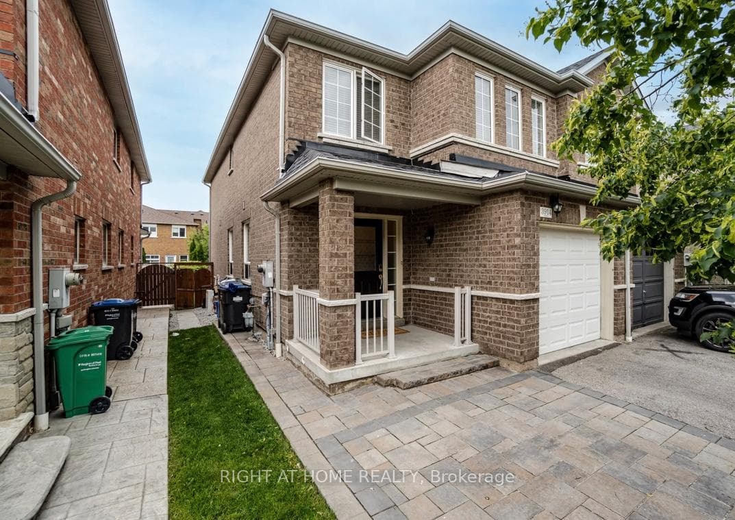 3914 Stardust Drive, Mississauga, ON L5M 8A6 - Photo 1