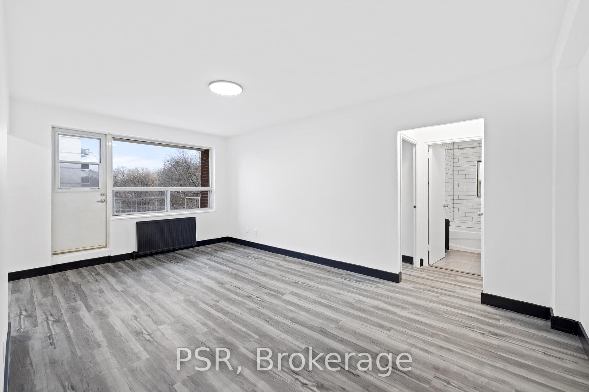 600 Eglinton Avenue Unit 209, Lawrence Park / Bedford Park, ON M5N 1C1 - Photo 1