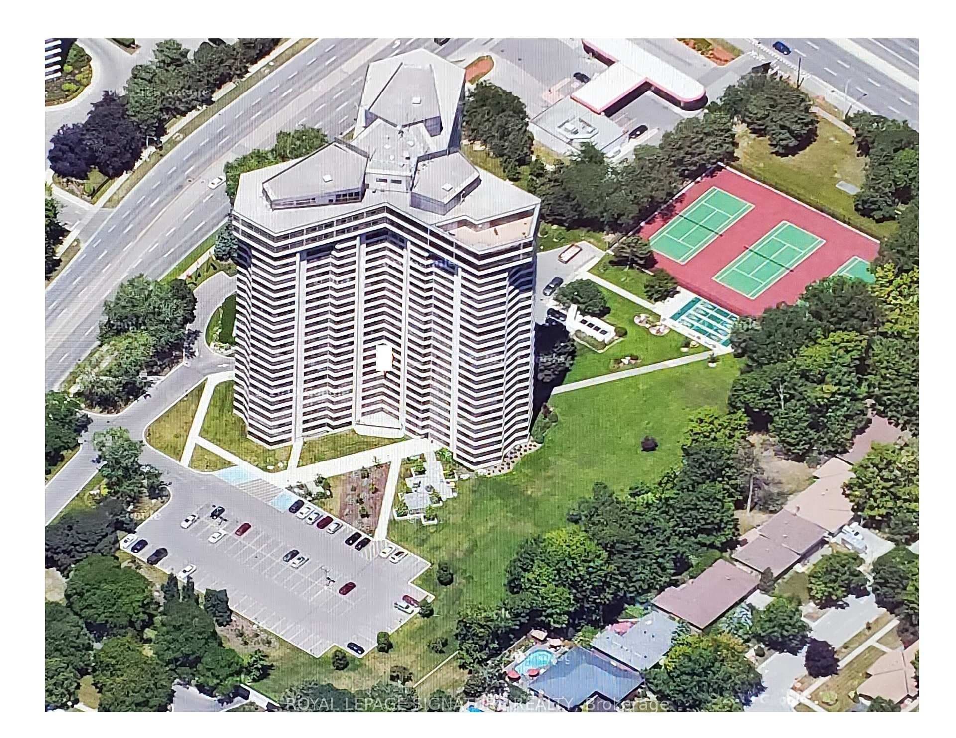 Landscaped 7 Acre Site