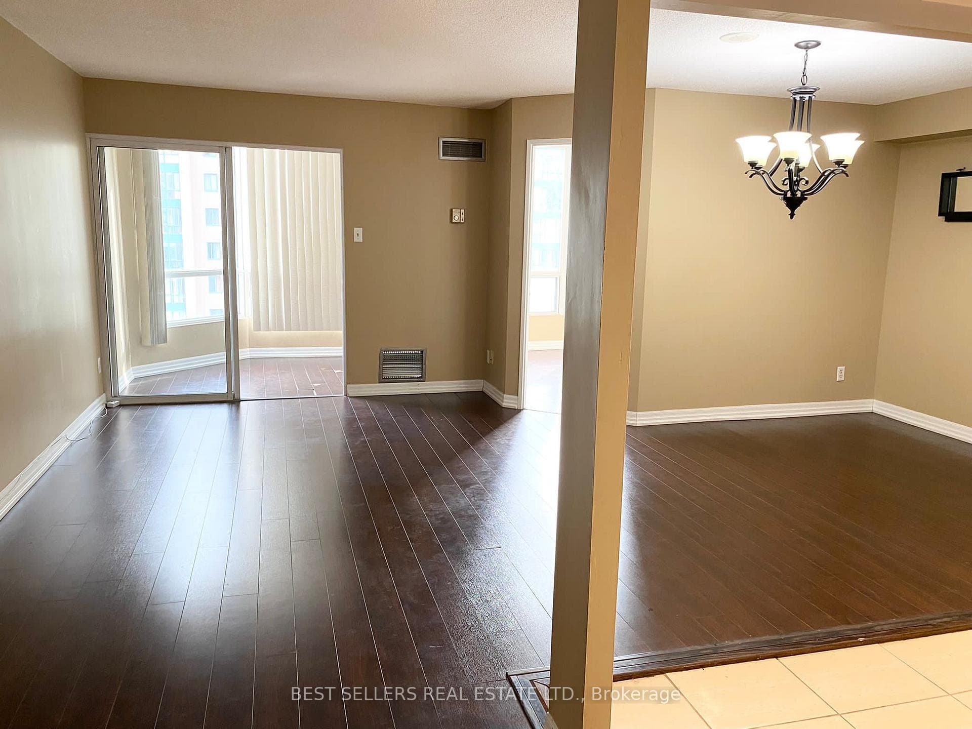 115 Hillcrest Avenue Unit 1505, Mississauga, ON L5B 3Y9 - Photo 1