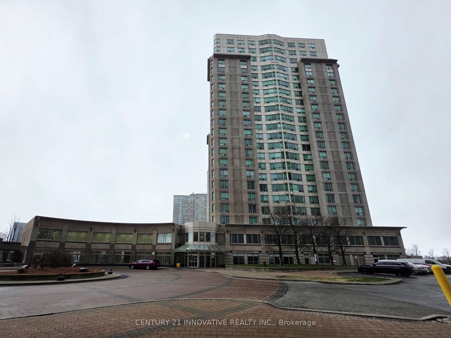 18 Lee Centre Drive Unit 1705, Scarborough (West Hill / Highland Creek), ON M1H 3H5 - Photo 1