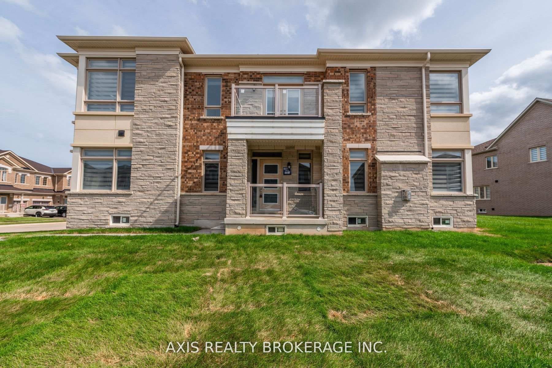 43 Silver Meadow Gardens, Hamilton, ON L8B 1Z4 - Photo 1