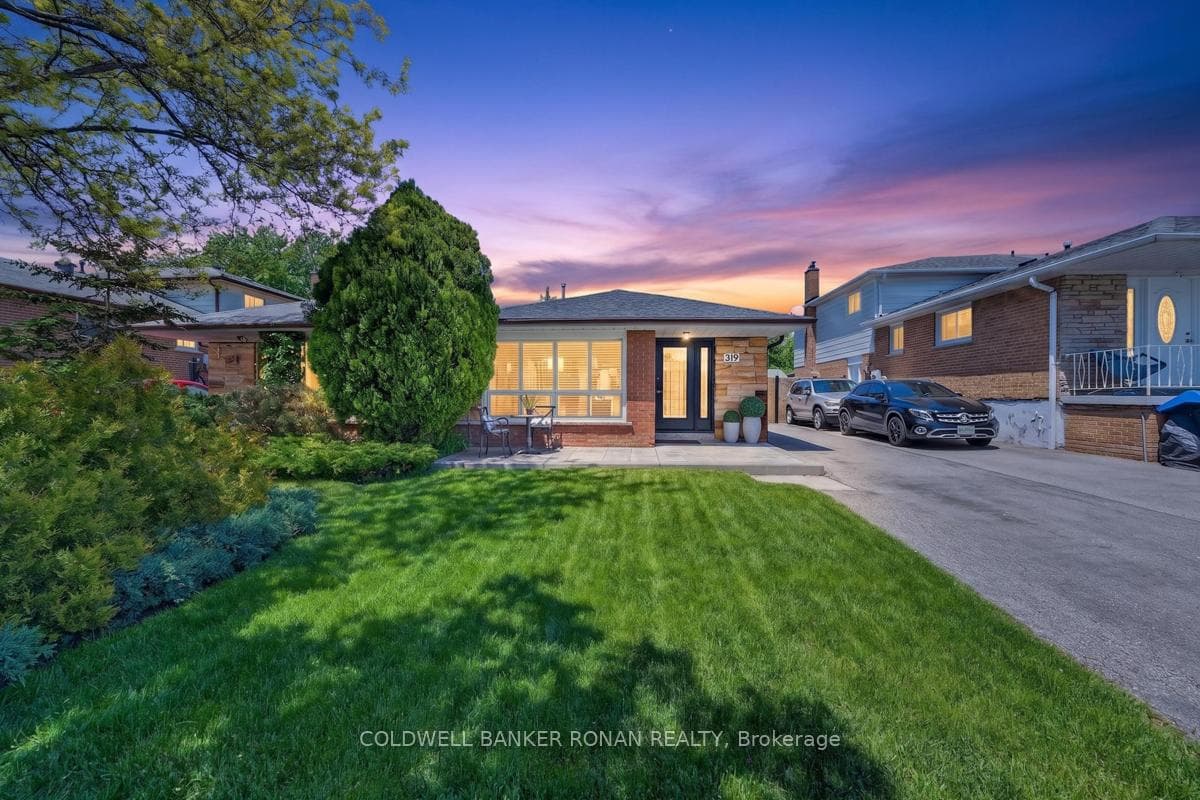 319 Thrace Avenue, Mississauga, ON L5B 2B2 - Photo 1