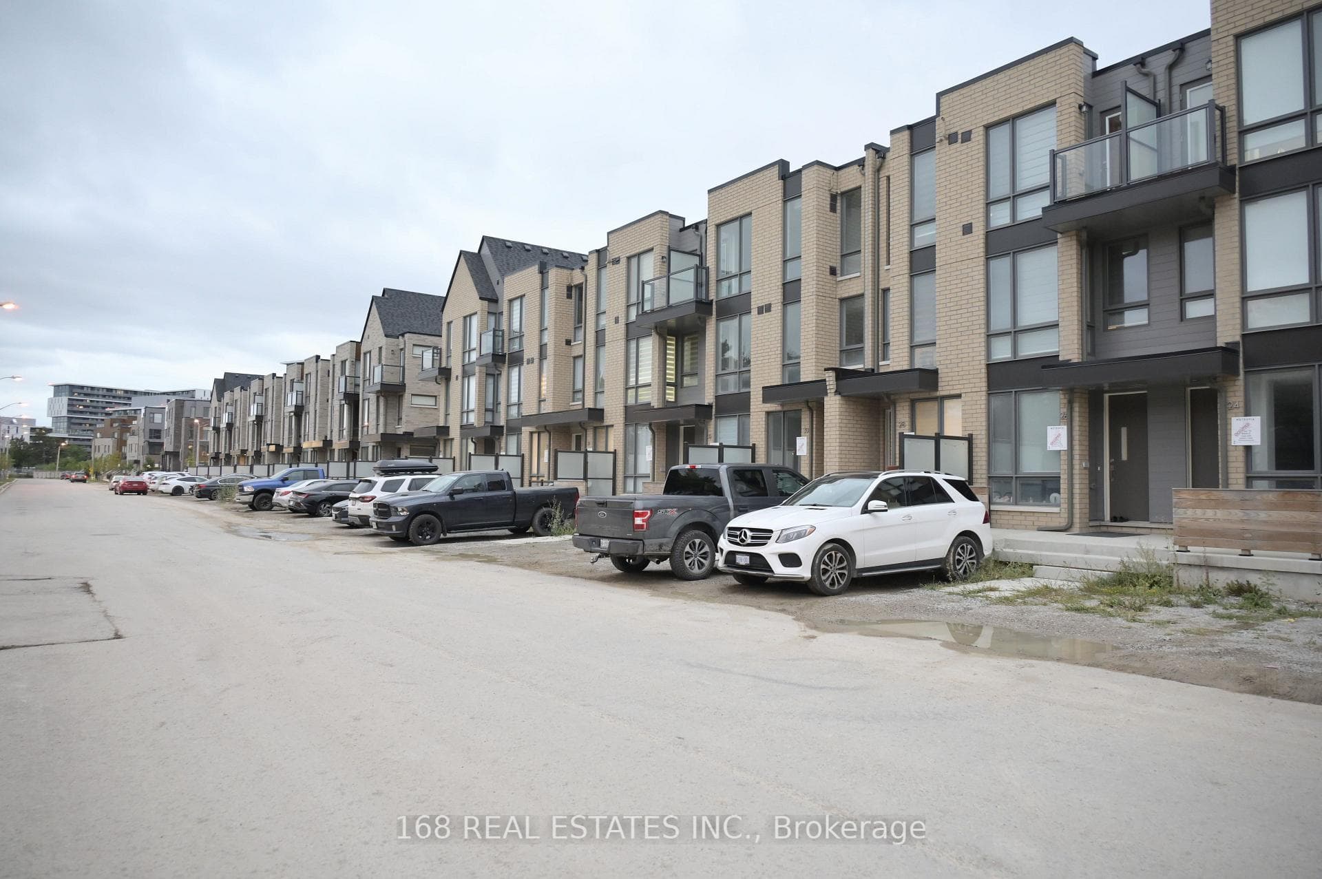 20 Turtle Island Road, Lawrence Park / Bedford Park, ON M6A 2M5 - Photo 1