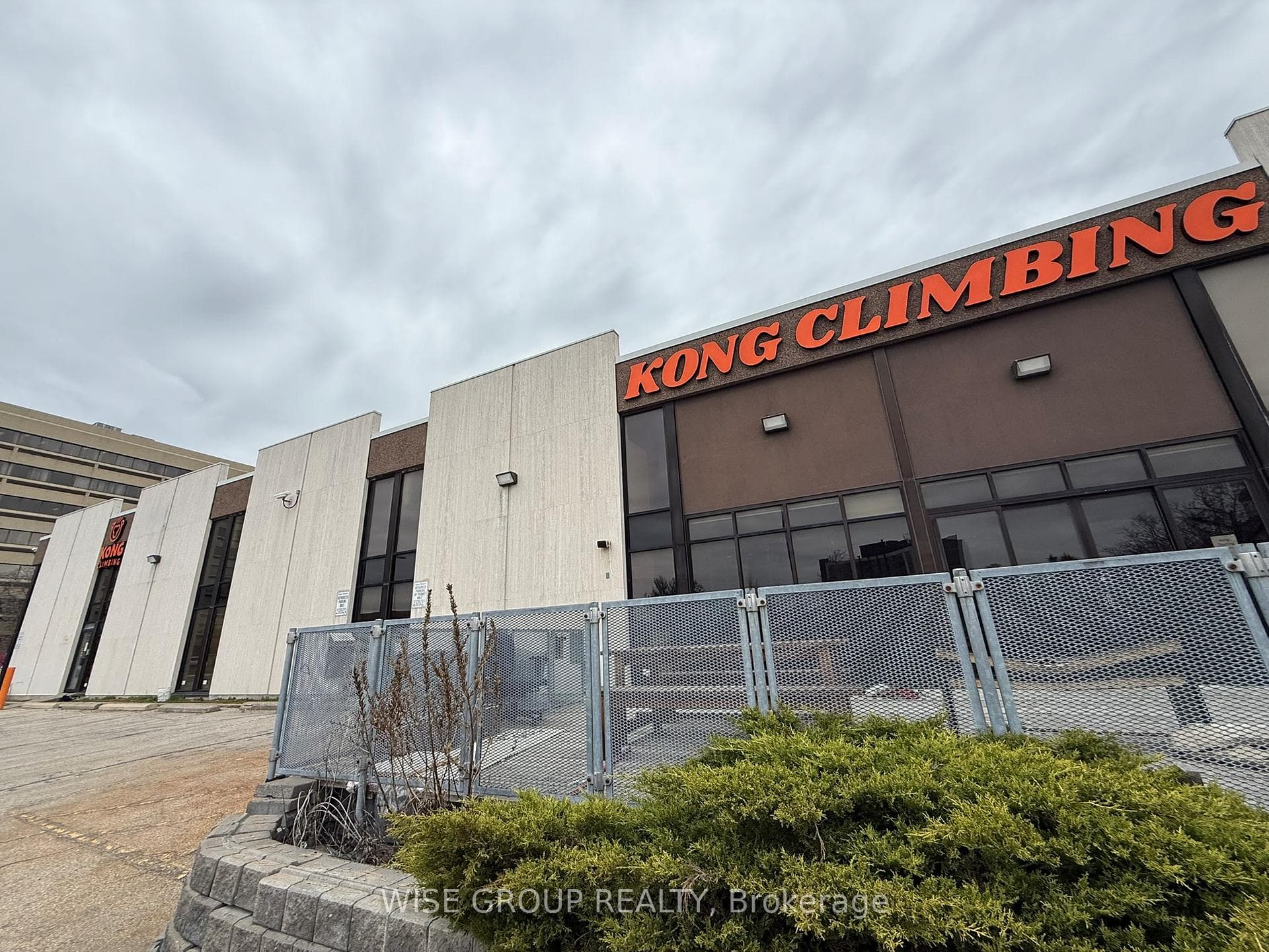 2450 Victoria Park Avenue Unit 100A, Toronto C15