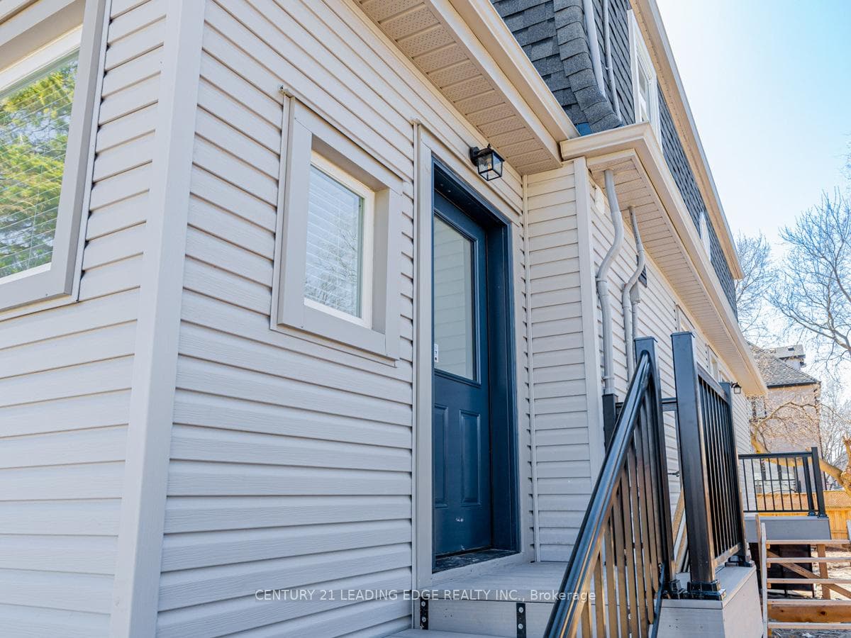 1315 Broadview Street Unit Main, Pickering, ON L1W 1C1 - Photo 1