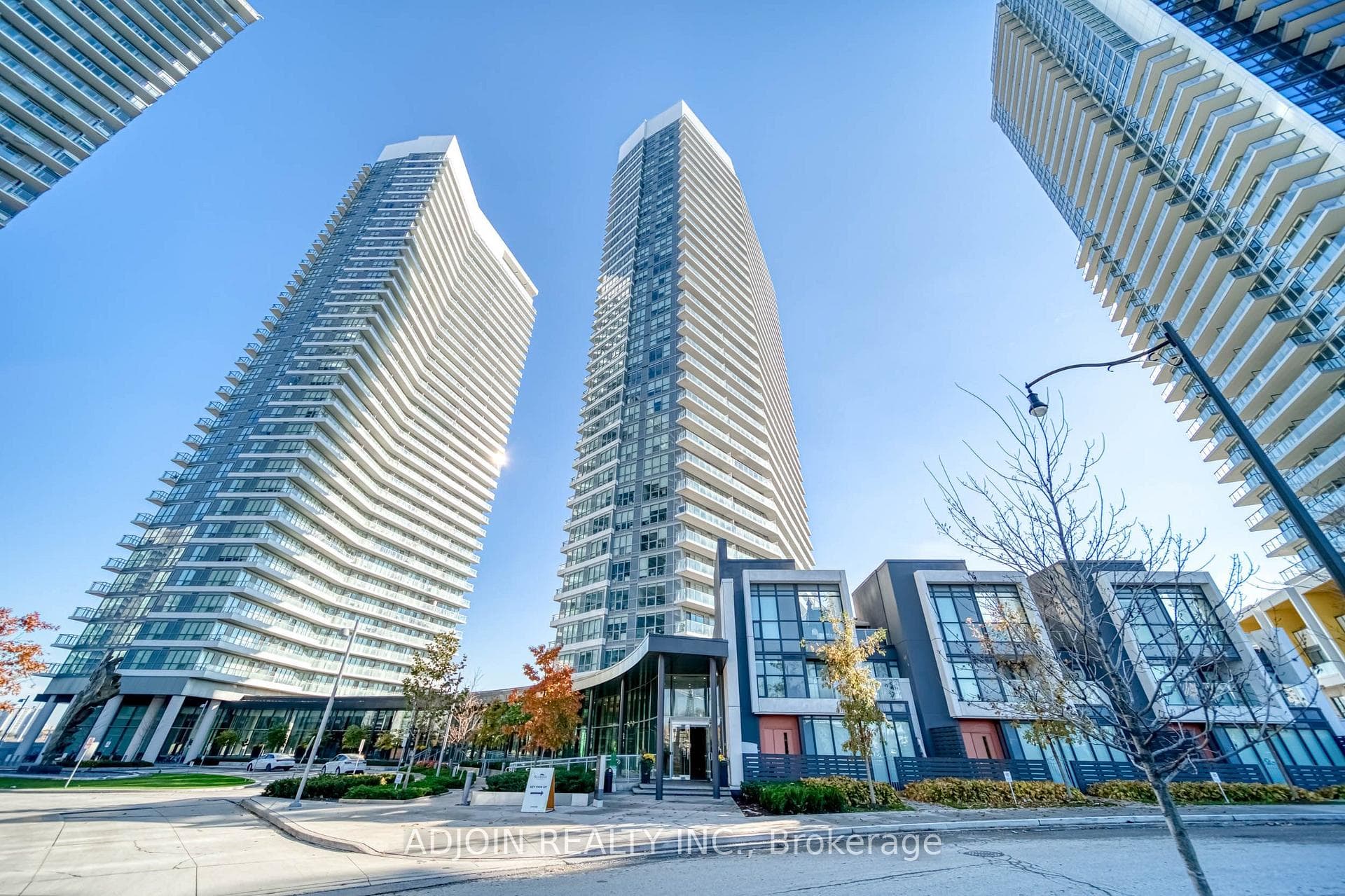 115 Mcmahon Drive Unit 3110, Hillcrest Village / Bayview Village, ON M2K 0E3 - Photo 1