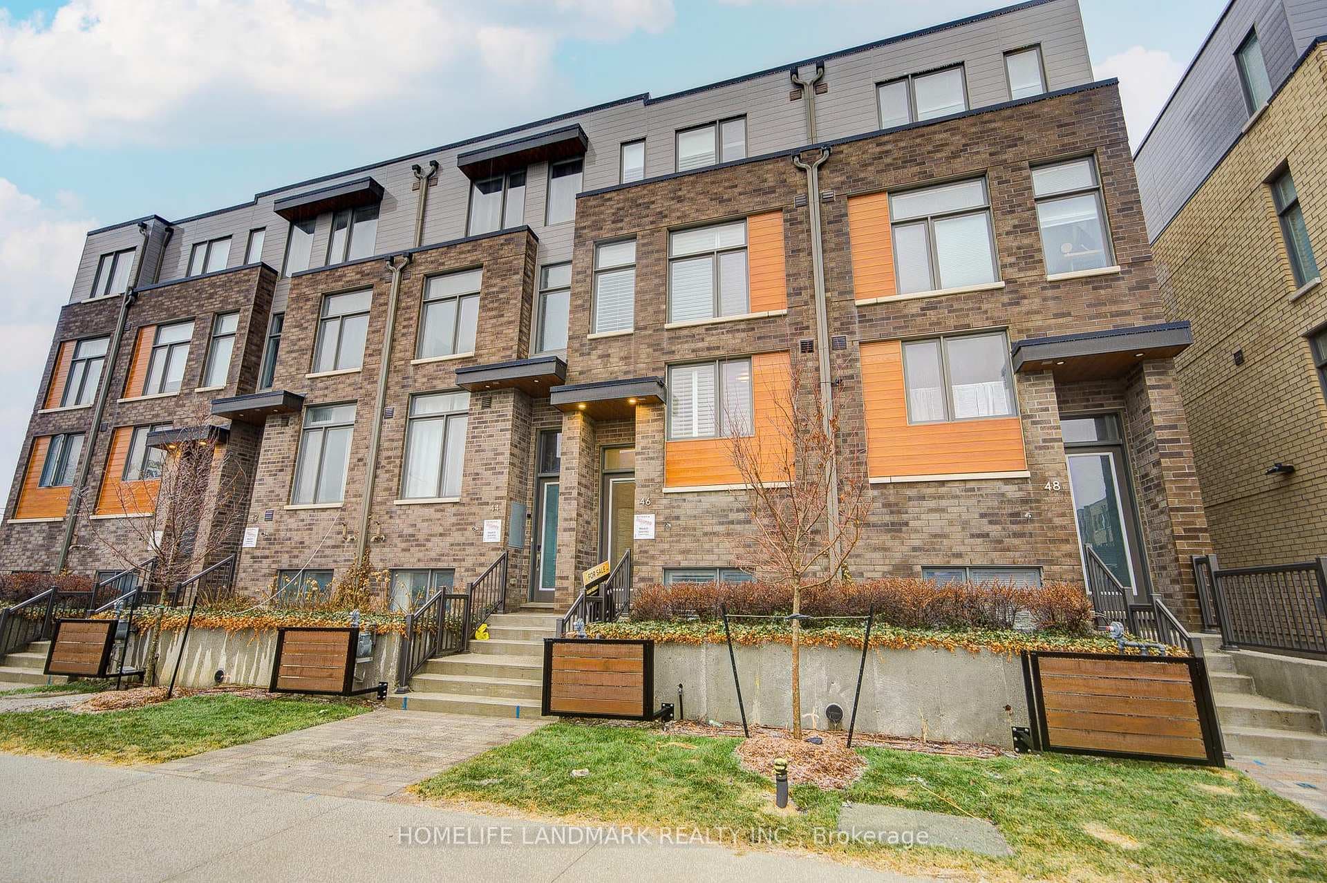 46 Hooyo Terrace, Lawrence Park / Bedford Park, ON M6A 0E2 - Photo 1