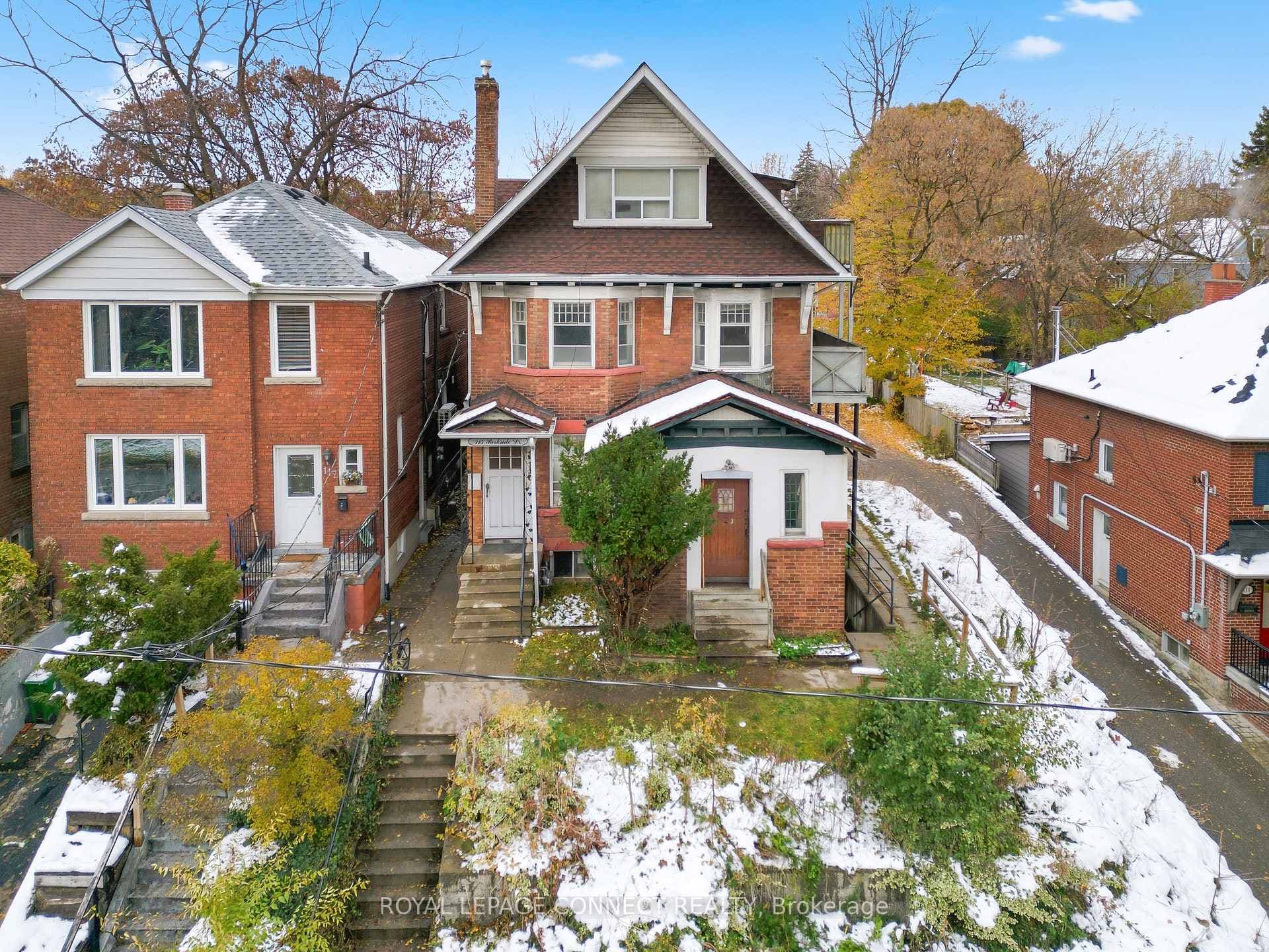 115 Parkside Drive, High Park / Junction / Roncesvalles, ON M6R 2Y8 - Photo 1