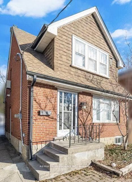 40 Warren Crescent, Bloor West Village / Swansea, ON M6S 4S2 - Photo 1