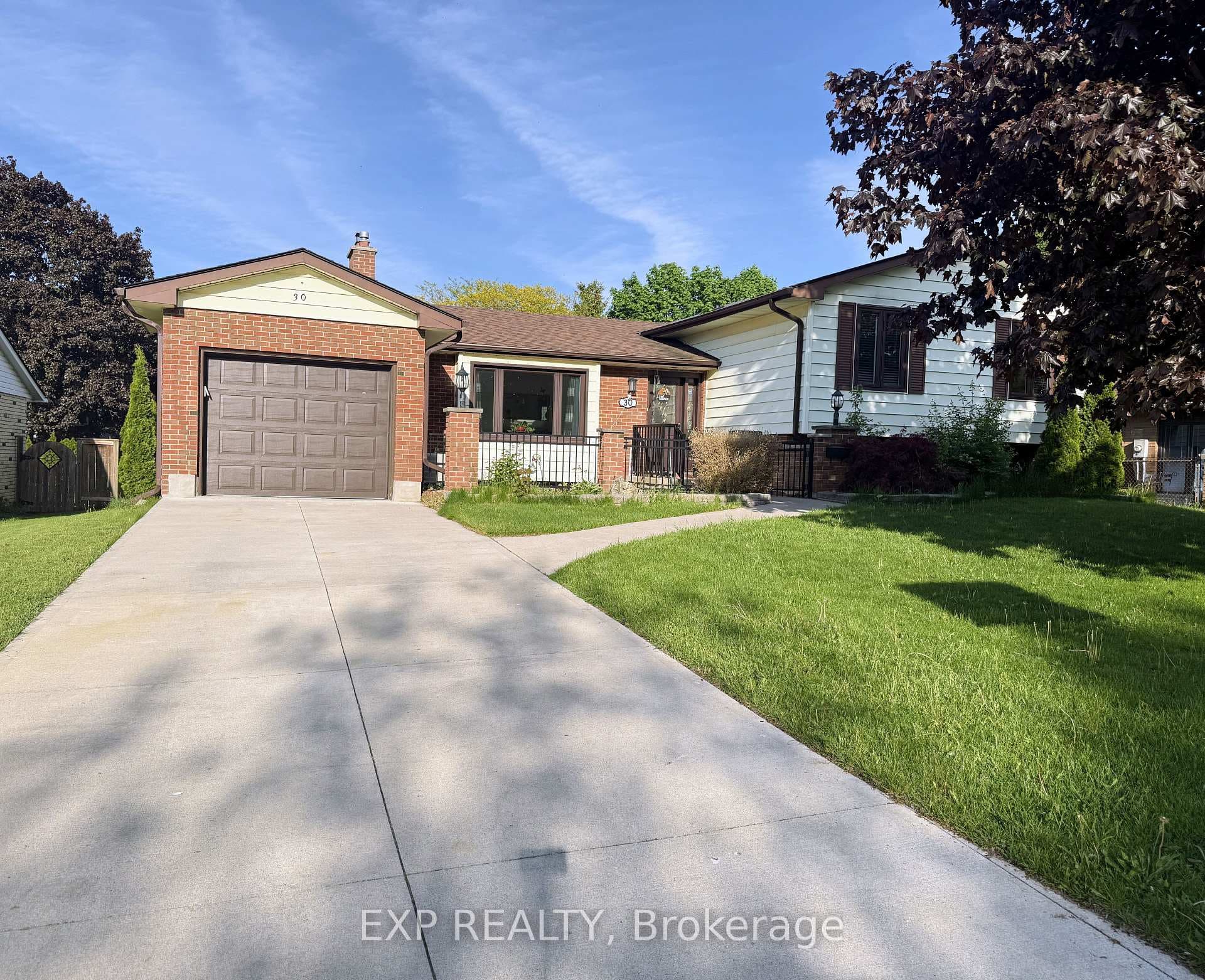 30 COWAN Avenue, London South, ON N6C 4E6 - Photo 1