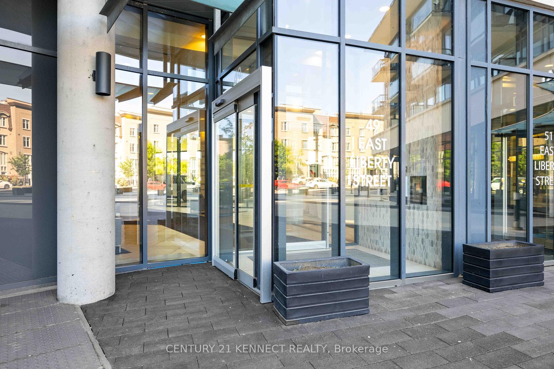 49 East Liberty Street Unit 1705, Toronto C01