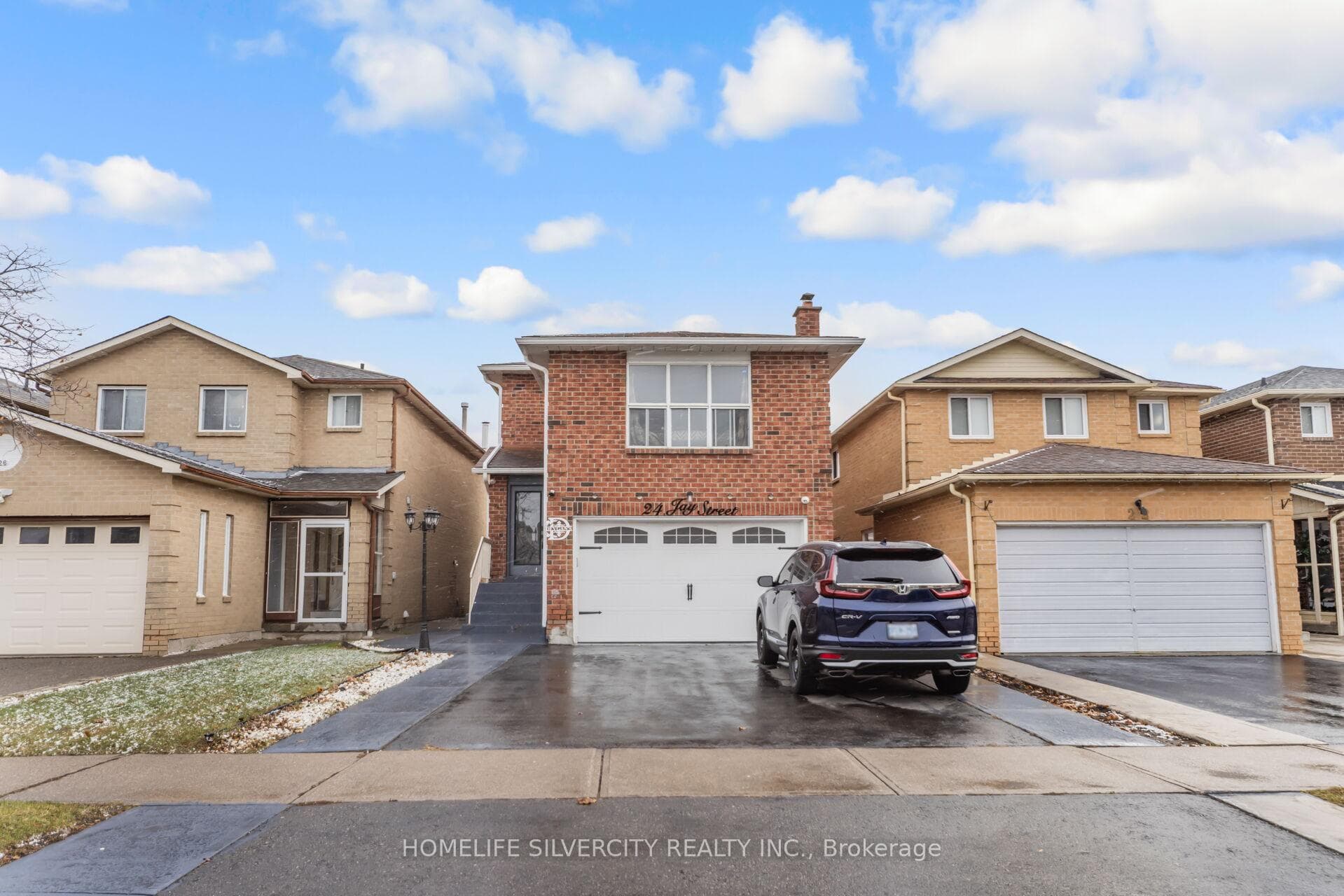 24 Jay Street, Brampton, ON L6Z 3V7 - Photo 1