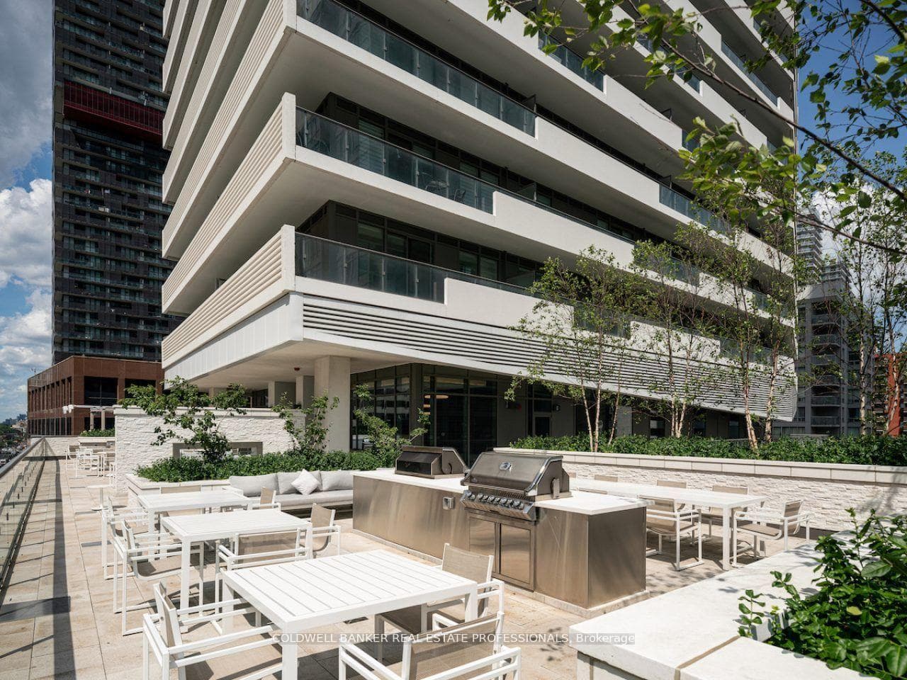 2221 Yonge Street Unit 5304, Leaside / Davisville, ON M4S 2B4 - Photo 1