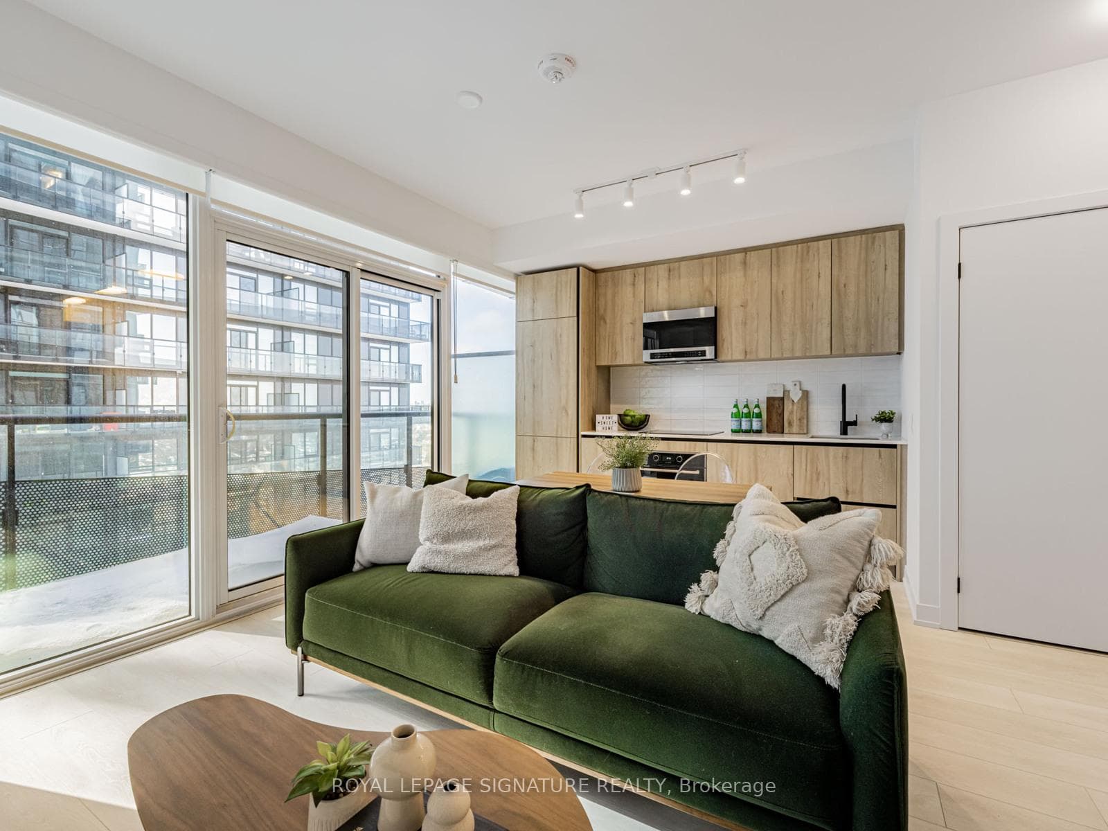 127 Broadway Avenue Unit 2307, Leaside / Davisville, ON M4P 1V4 - Photo 1