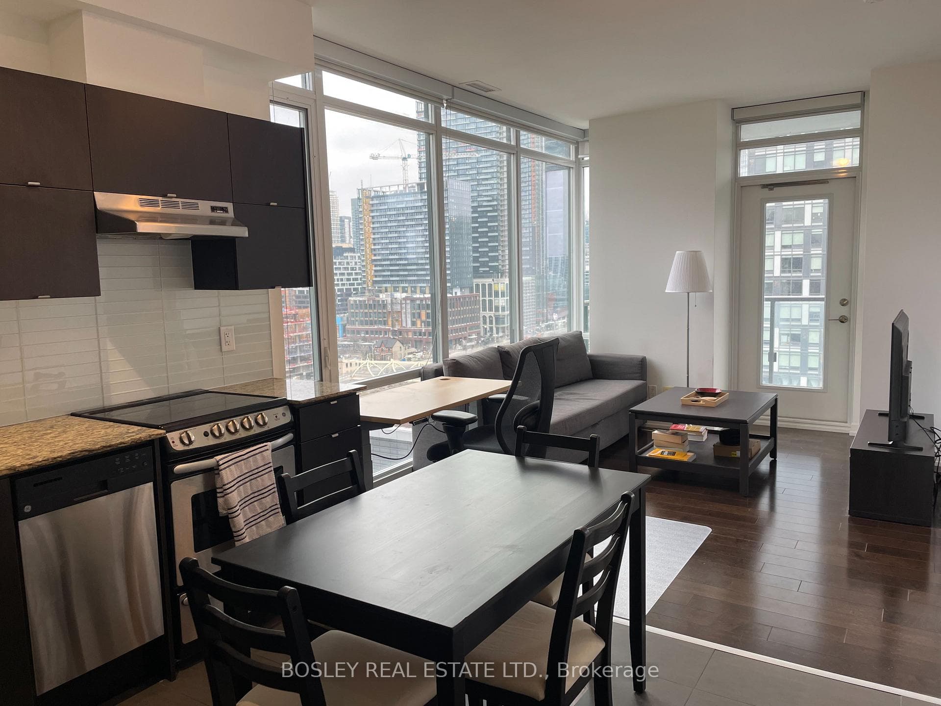 170 Fort York Boulevard Unit 1404, Downtown Toronto / Waterfront, ON M5V 0E6 - Photo 1