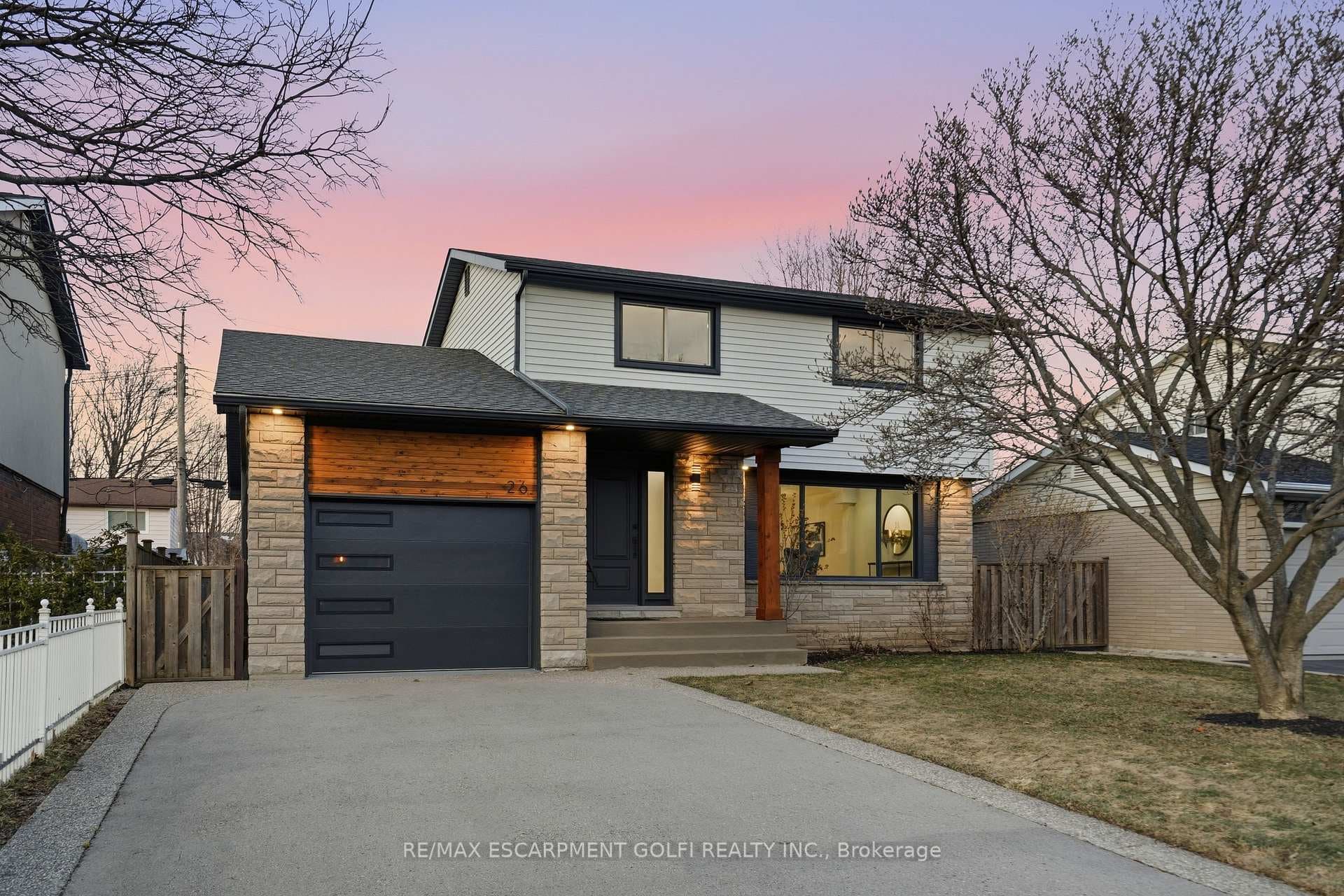 26 Clifton Downs Road, Hamilton, ON L9C 2P2 - Photo 1