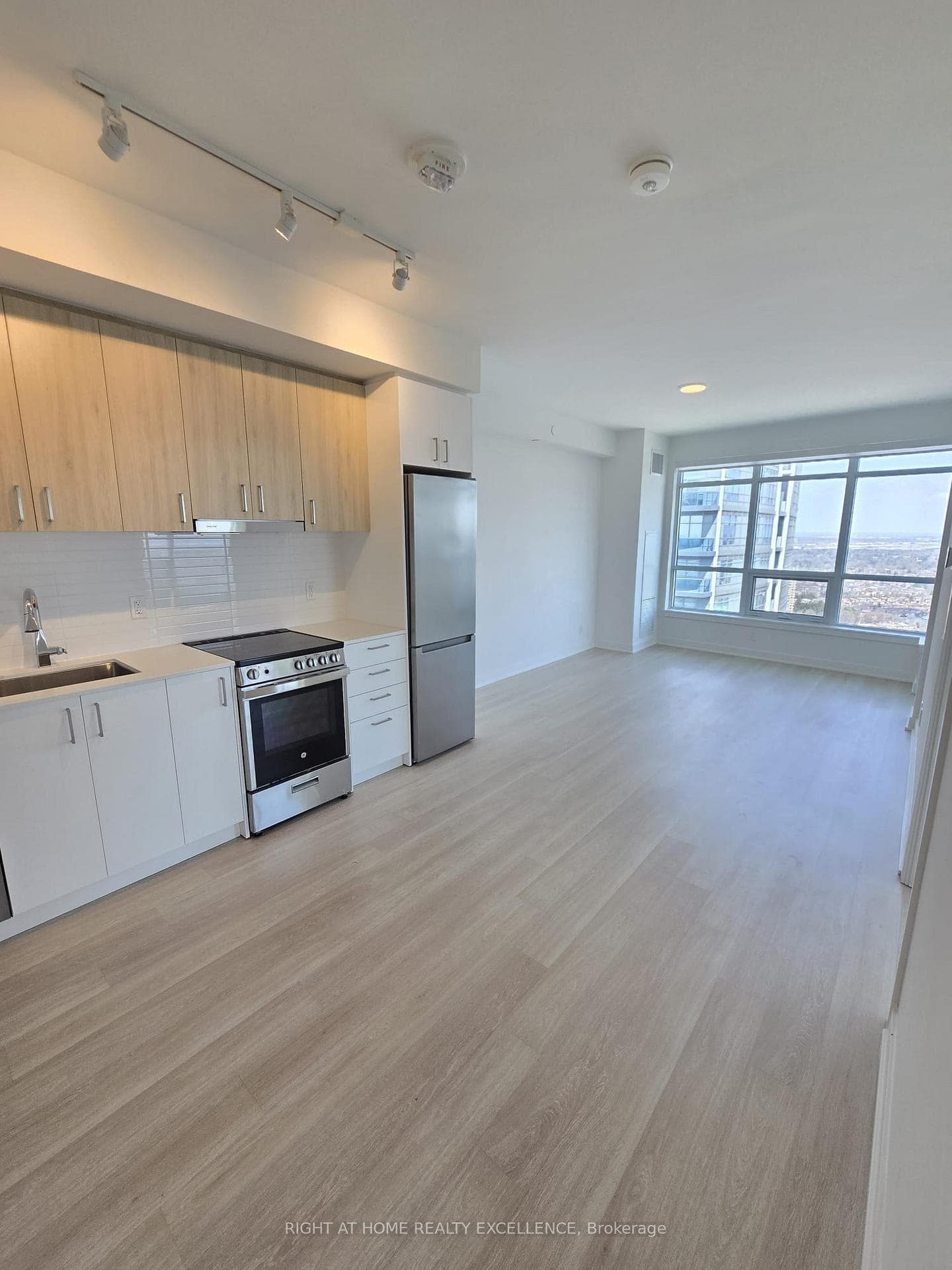 30 Upper Mall Way Unit 3010, Vaughan