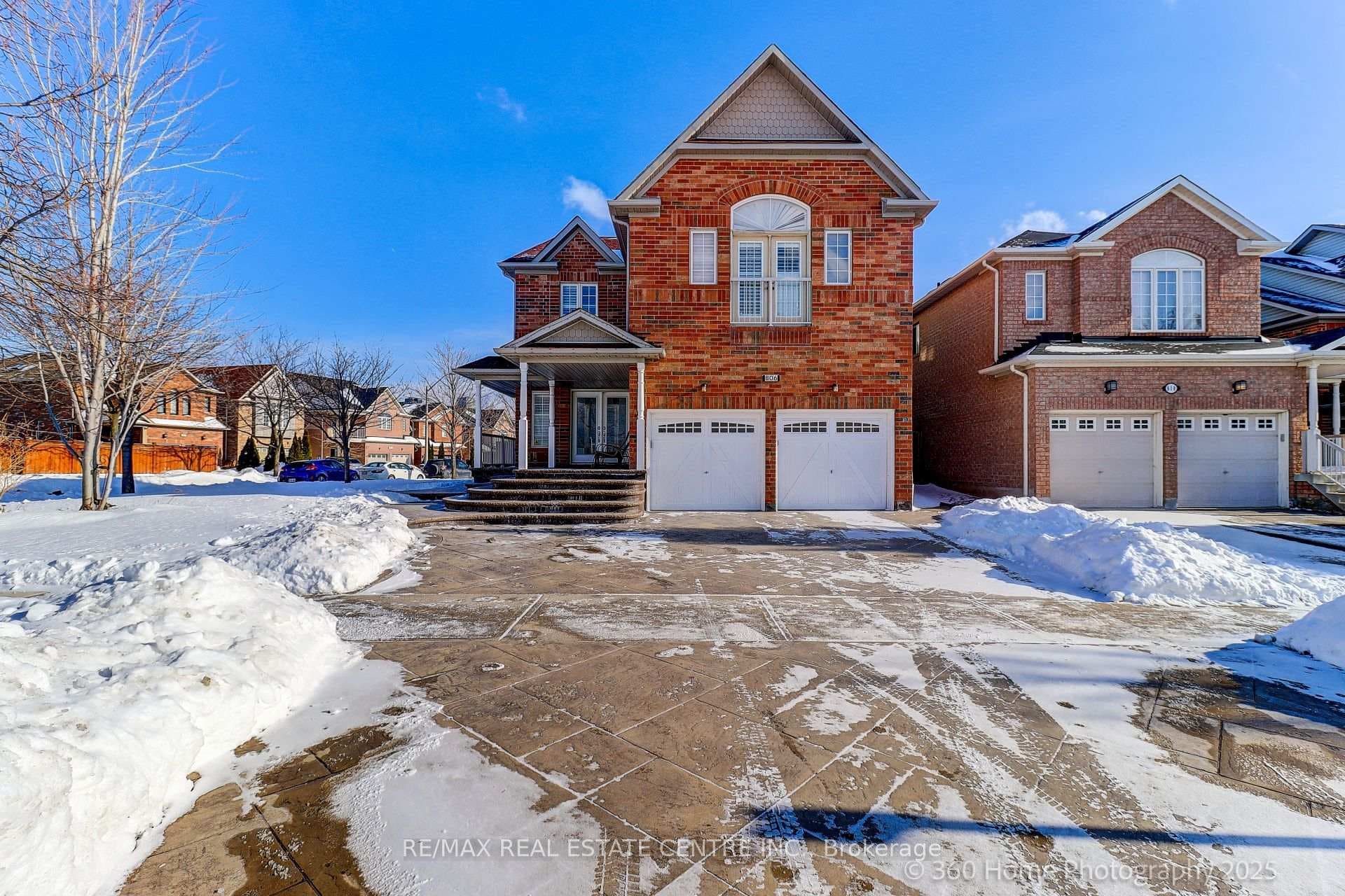 806 White Clover Way, Mississauga, ON L5V 3C5 - Photo 1