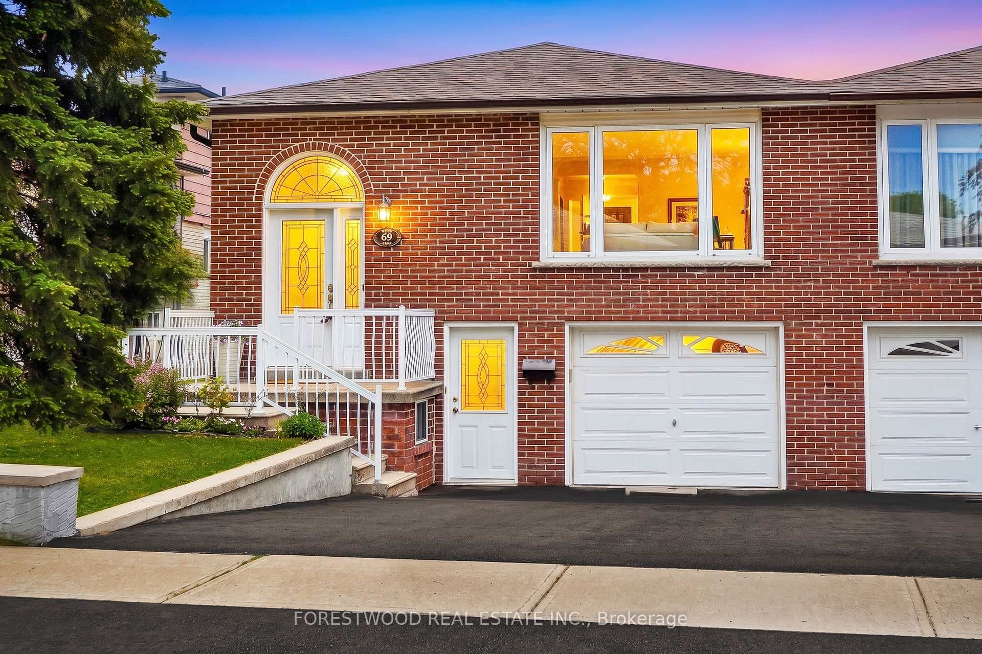 69 Surbray Grove, Mississauga, ON L5B 2E2 - Photo 1