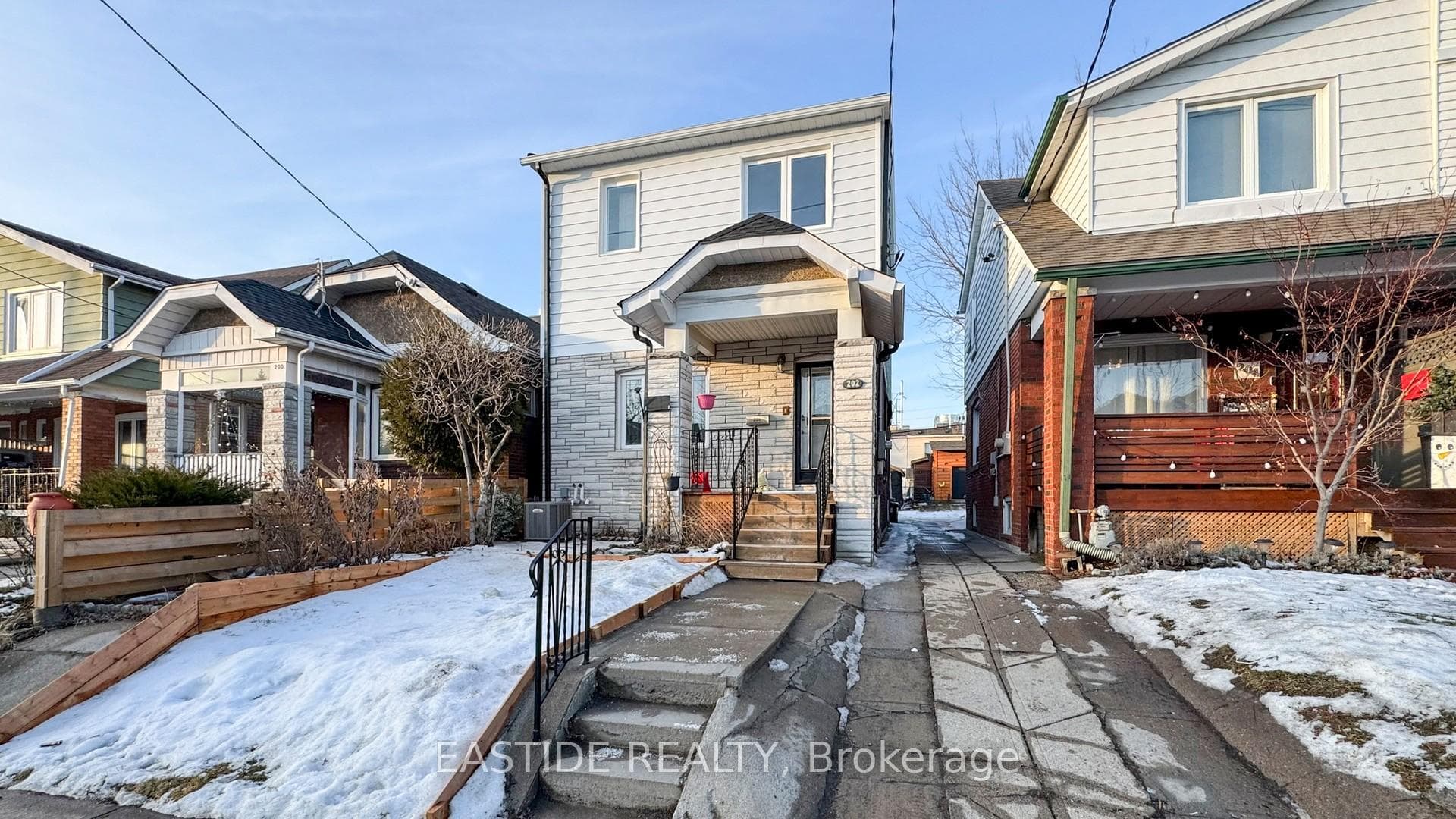 202 Queensdale Avenue, Danforth / East York, ON M4C 2A9 - Photo 1
