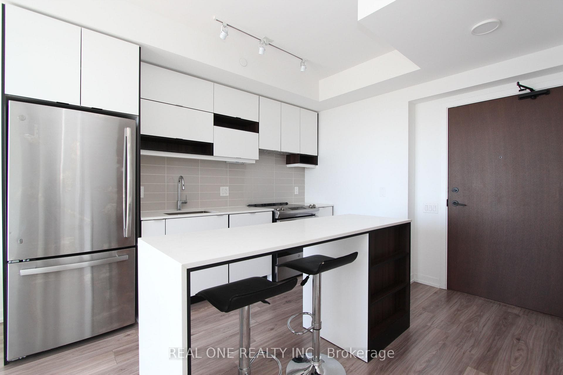 4065 Confederation Parkway Unit 3809, Mississauga, ON L5B 0L4 - Photo 1