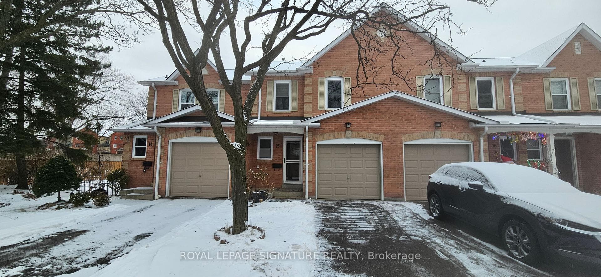 1039 Cedarglen Gate Unit 15, Mississauga, ON L5C 3A7 - Photo 1