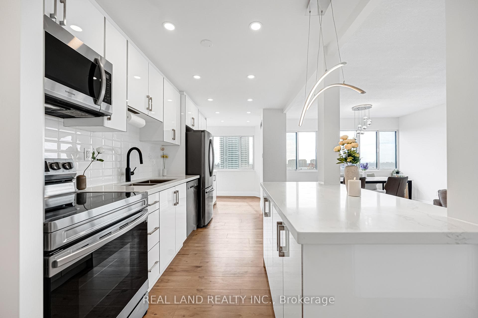 50 Elm Drive Unit 1901, Mississauga, ON L5A 3X2 - Photo 1