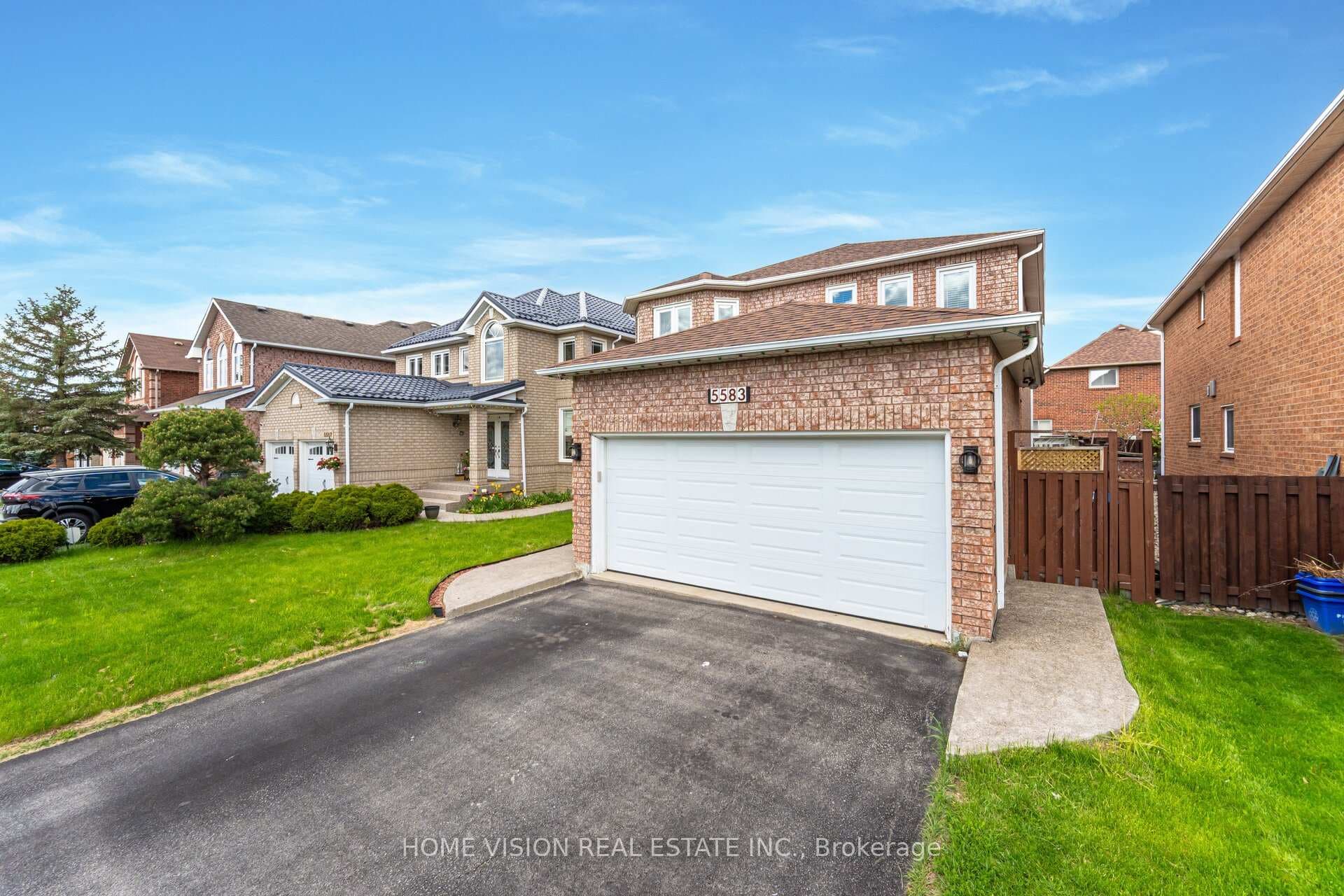 5583 Loonlake Avenue, Mississauga