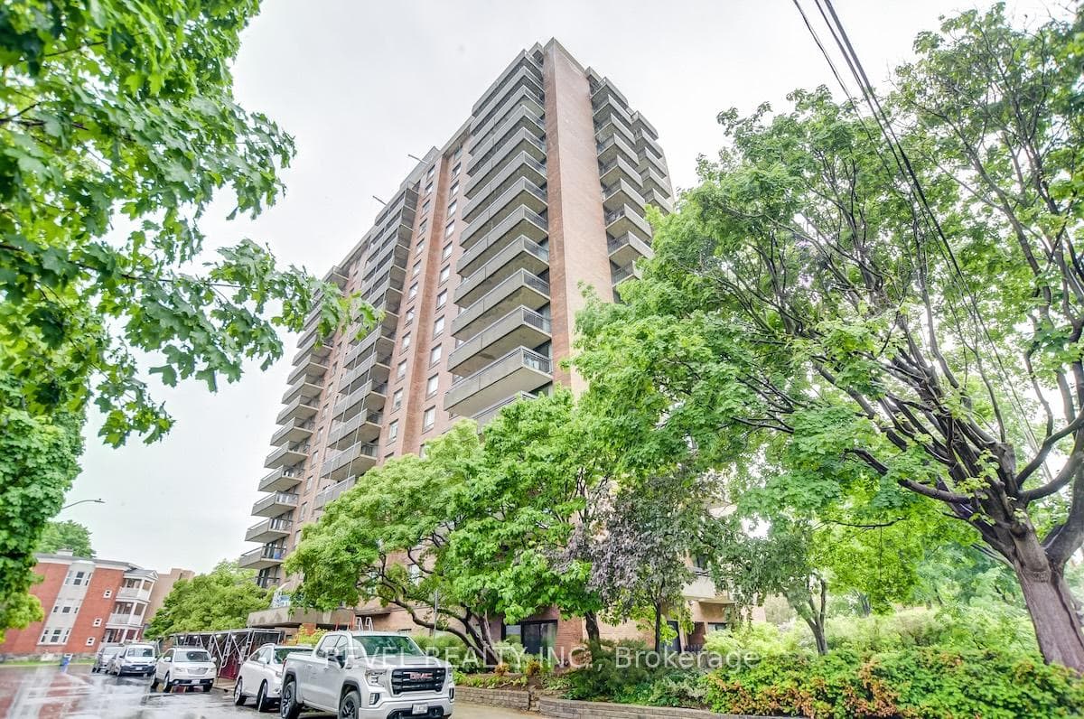 20 THE DRIVEWAY Drive Unit 1403, Ottawa Centre