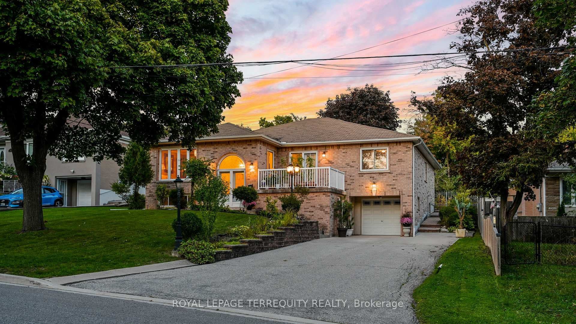 134 Hadrian Drive, Etobicoke (West Mall / Rexdale), ON M9W 1V4 - Photo 1
