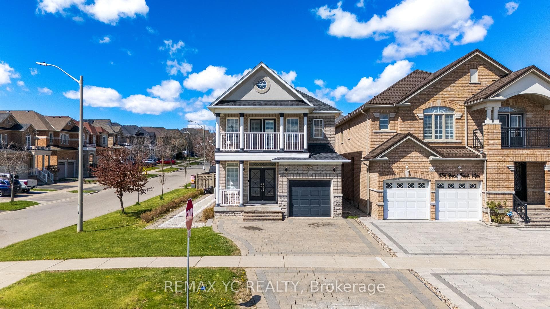 552 Grand Trunk Avenue, Vaughan