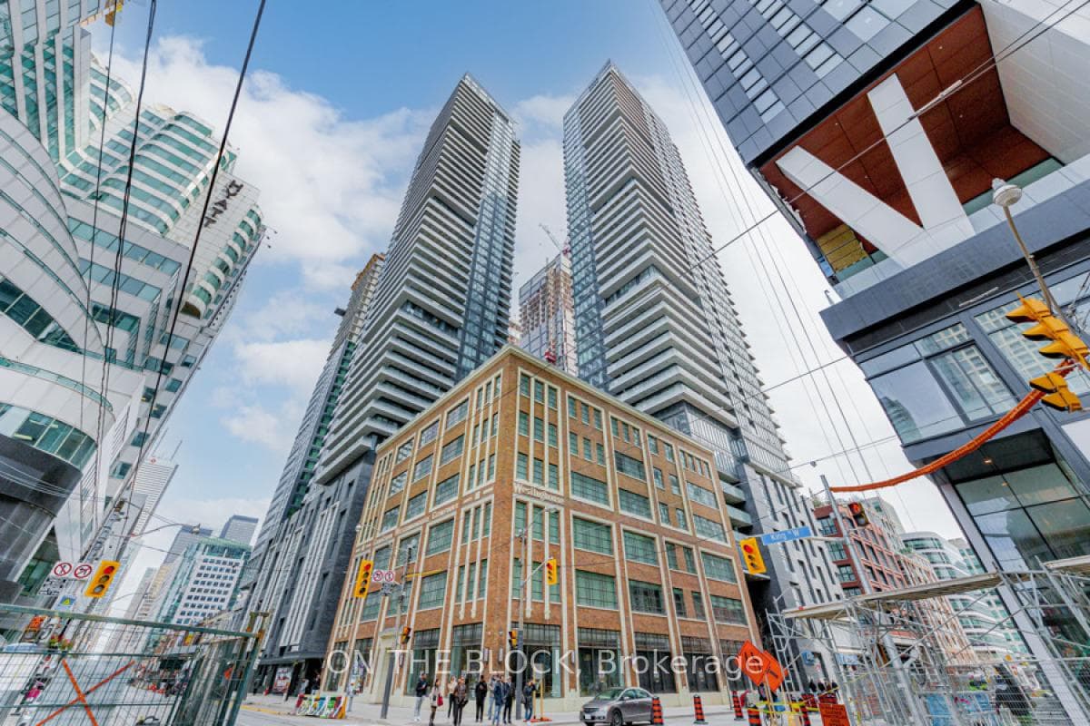 115 Blue Jays Way Unit 3805, Toronto C01
