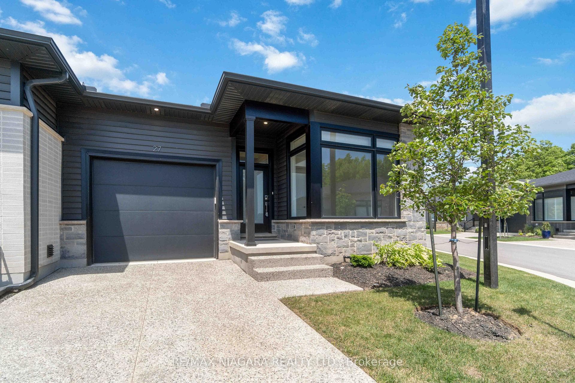 9150 WILLOUGHBY Drive Unit 27, Niagara Falls