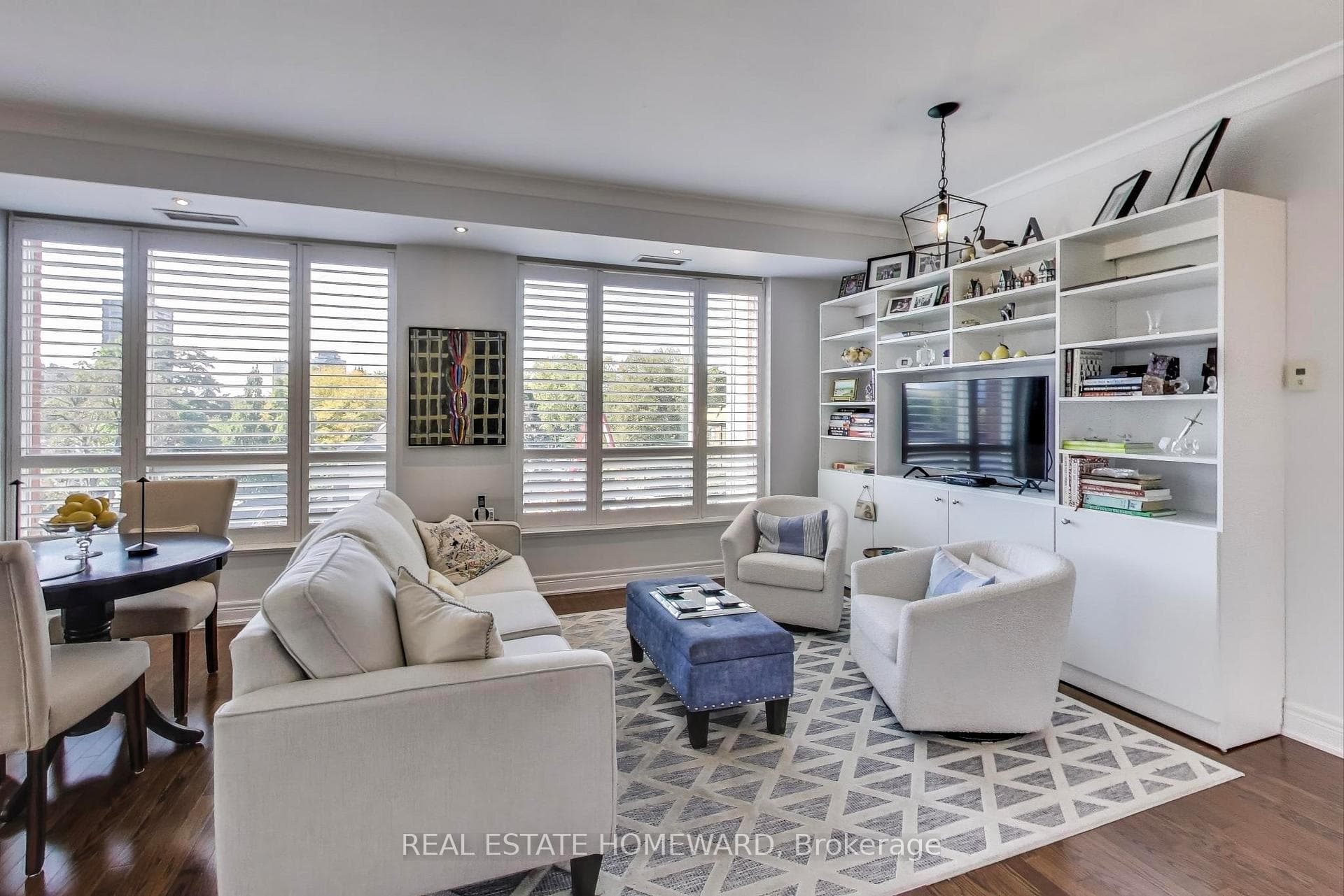 2 Roxborough Street Unit 403, Rosedale / Moore Park, ON M4W 3V7 - Photo 1
