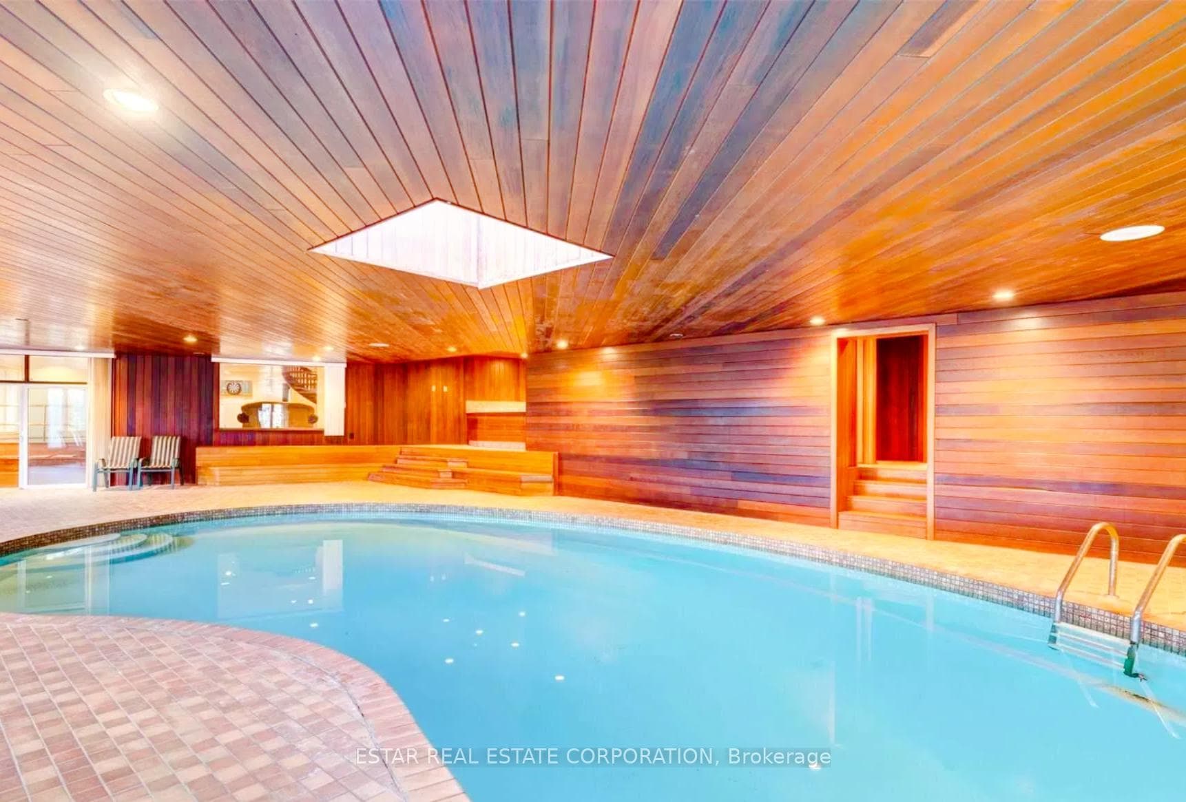 15 Moodie Drive, Richmond Hill, ON L4C 8C9 - Photo 1