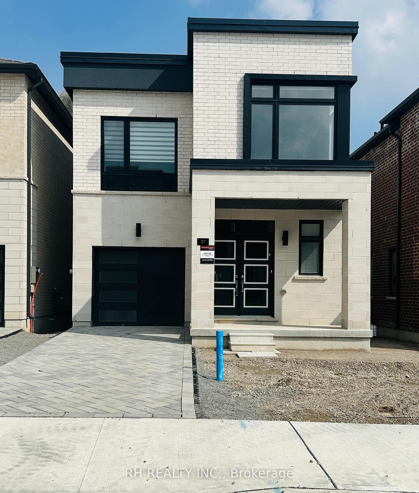 37 Danielle Moore Circle, Scarborough (West Hill / Highland Creek), ON M1P 3S5 - Photo 1