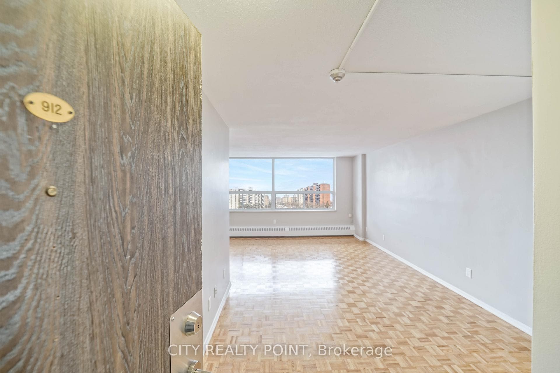 6200 Bathurst Street Unit 912, Thornhill / Willowdale, ON M2R 2A3 - Photo 1