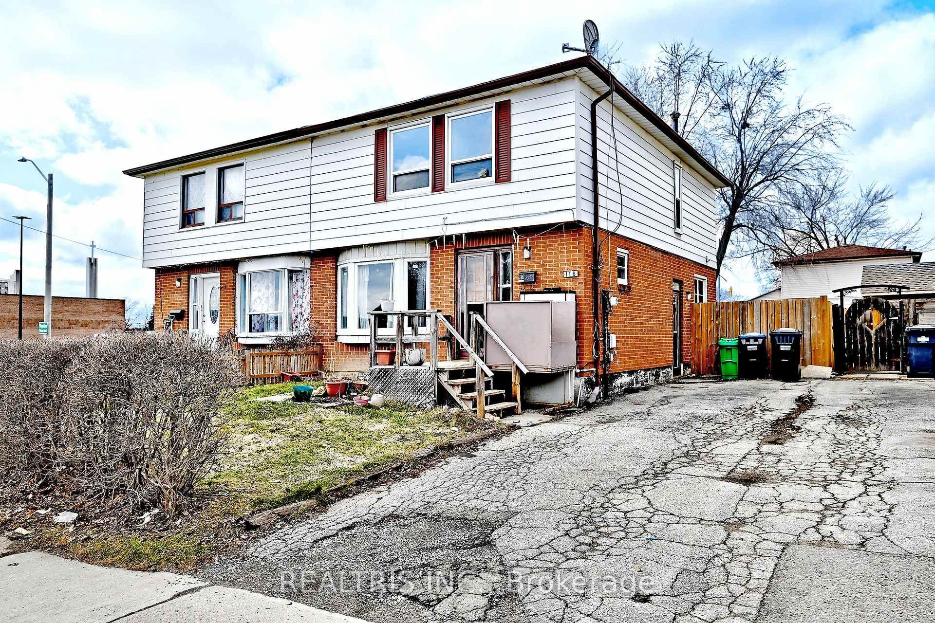 116 Sutherland Avenue, Brampton, ON L6V 2H7 - Photo 1